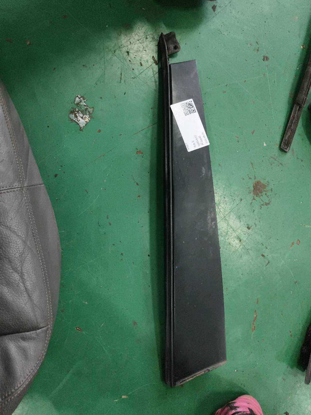 51347038361 后门窗框外饰板(左前)