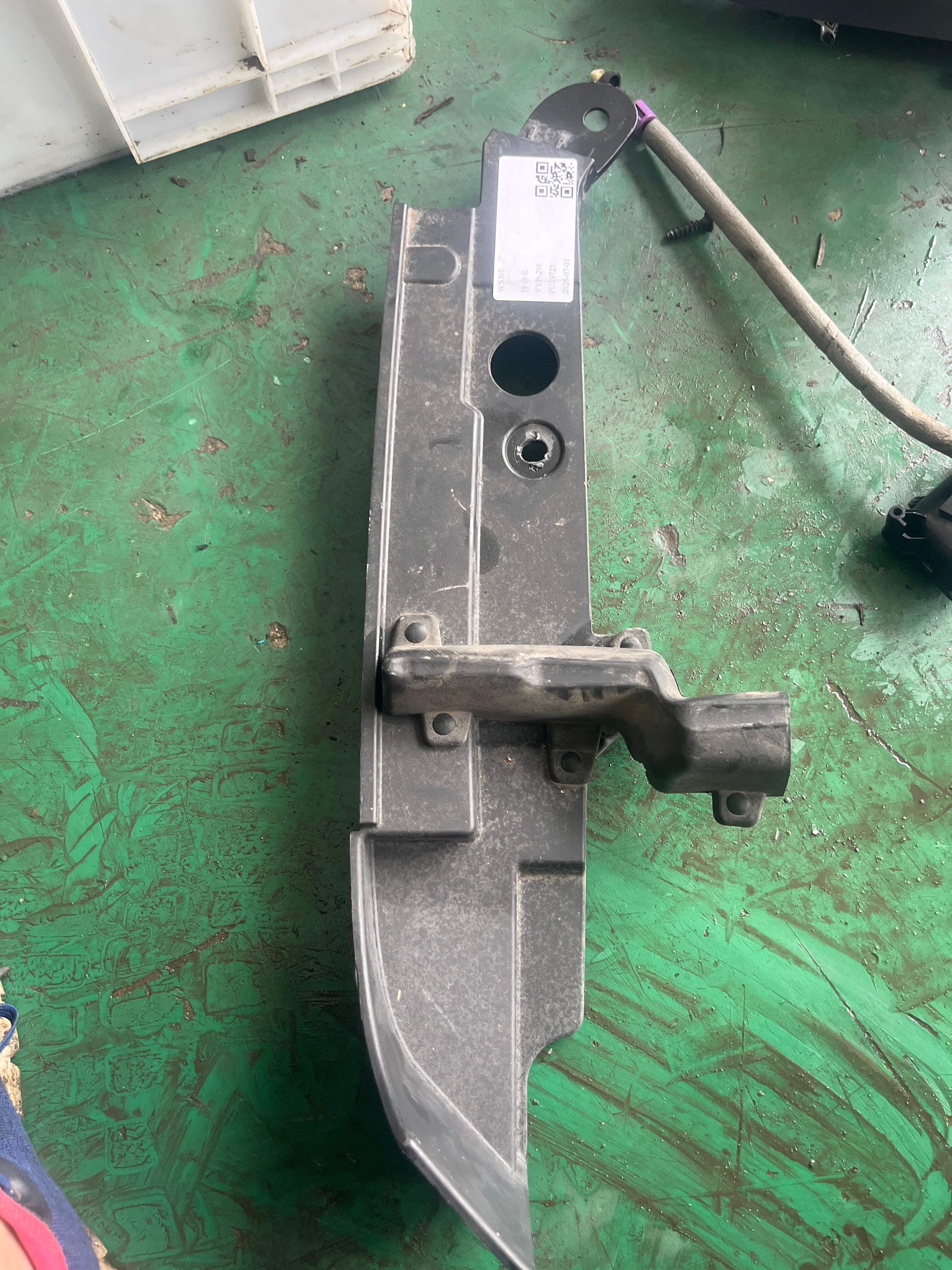 8403510XKZ0YA 发动机舱左盖板总成