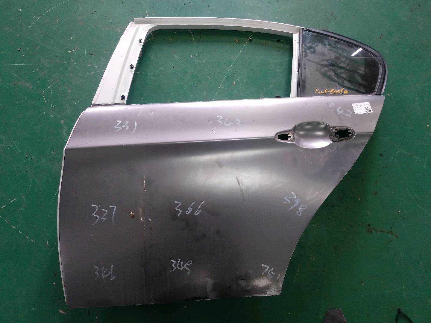 41007203647 后门壳(左)