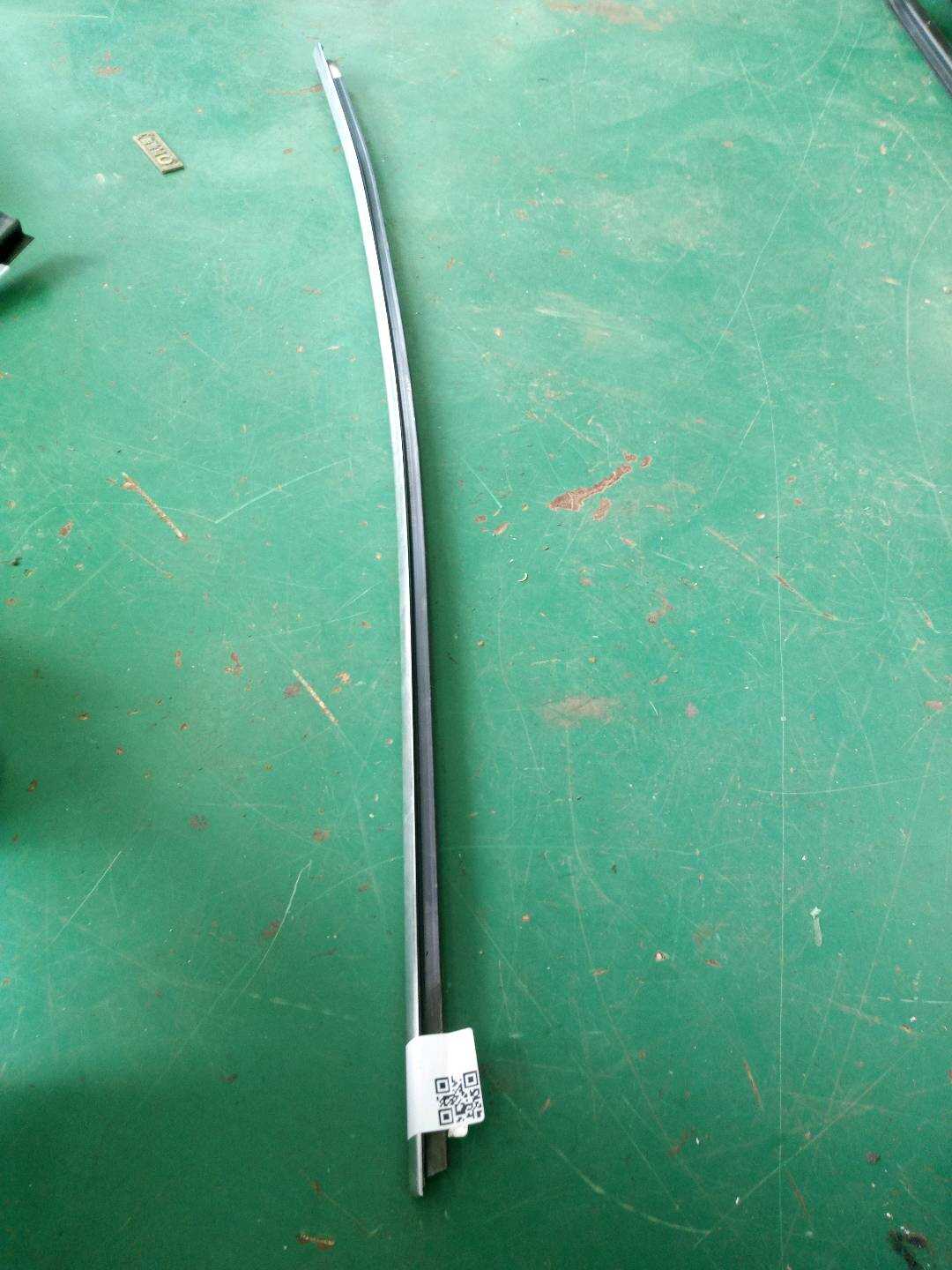 51357119215 后门玻璃压条(左外)