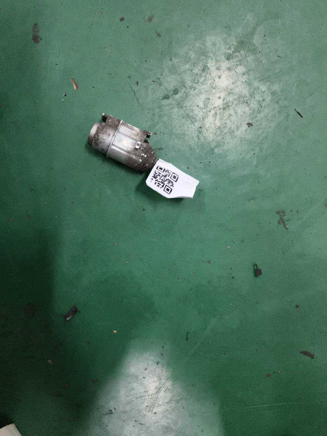 107837063BD 前门锁芯(左)