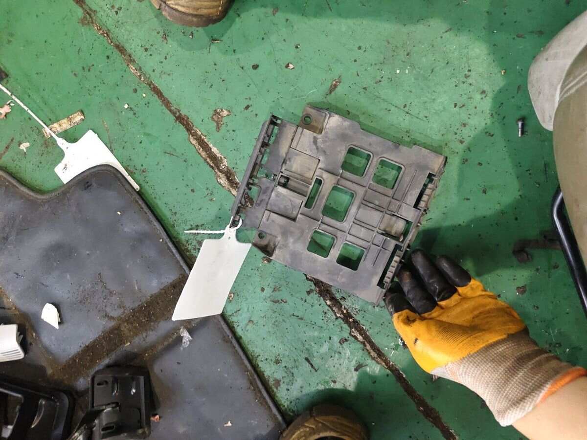 5K0906507 ECU Bracket