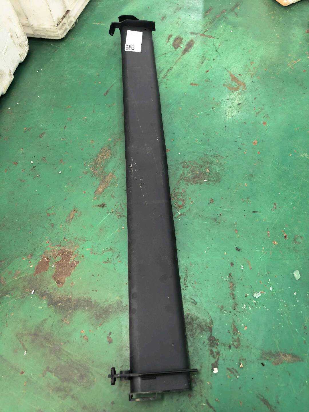 54107130992 Roof Molding (Center-Rear)