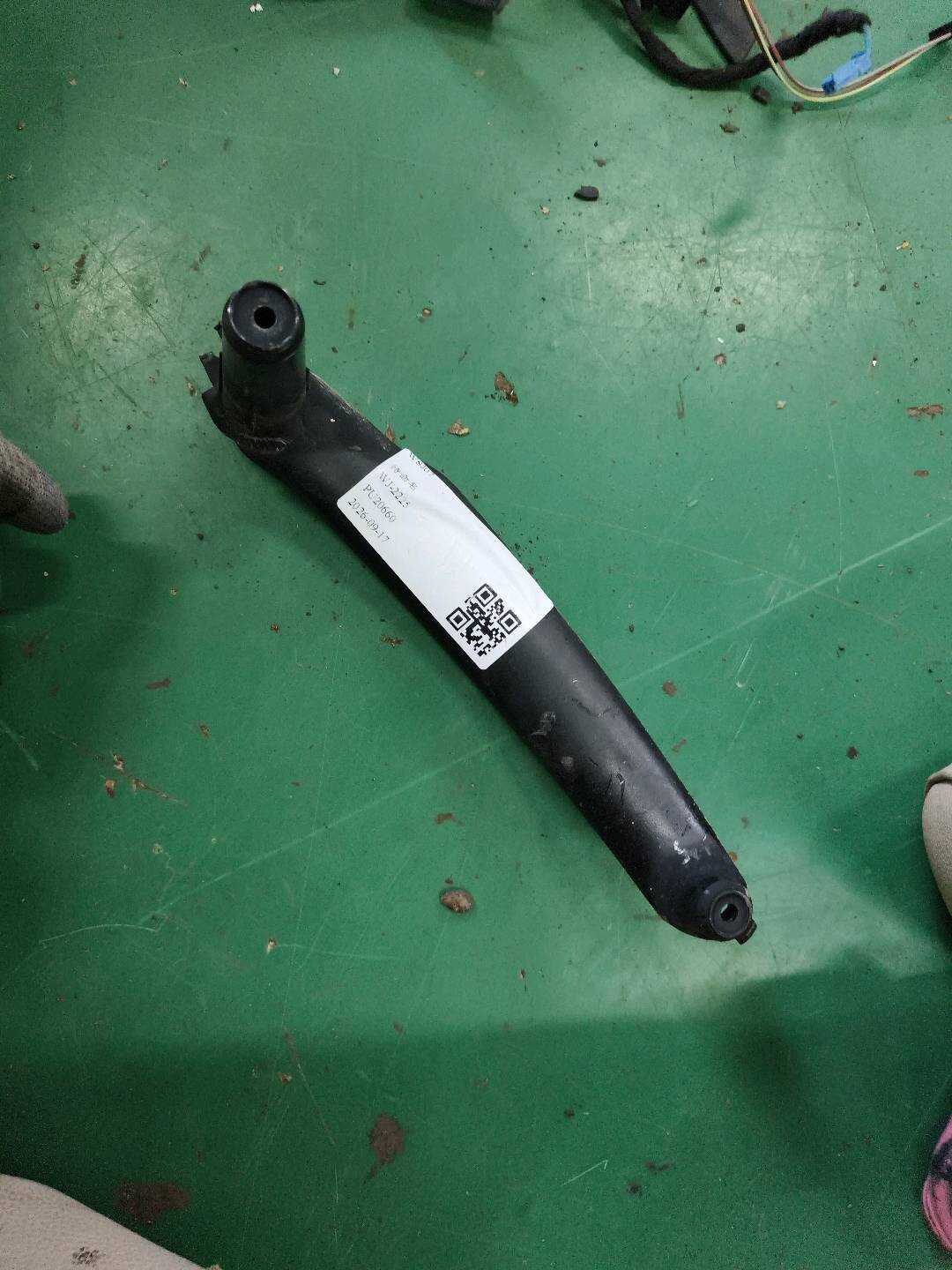 51416969403 后门扶手支架(左)