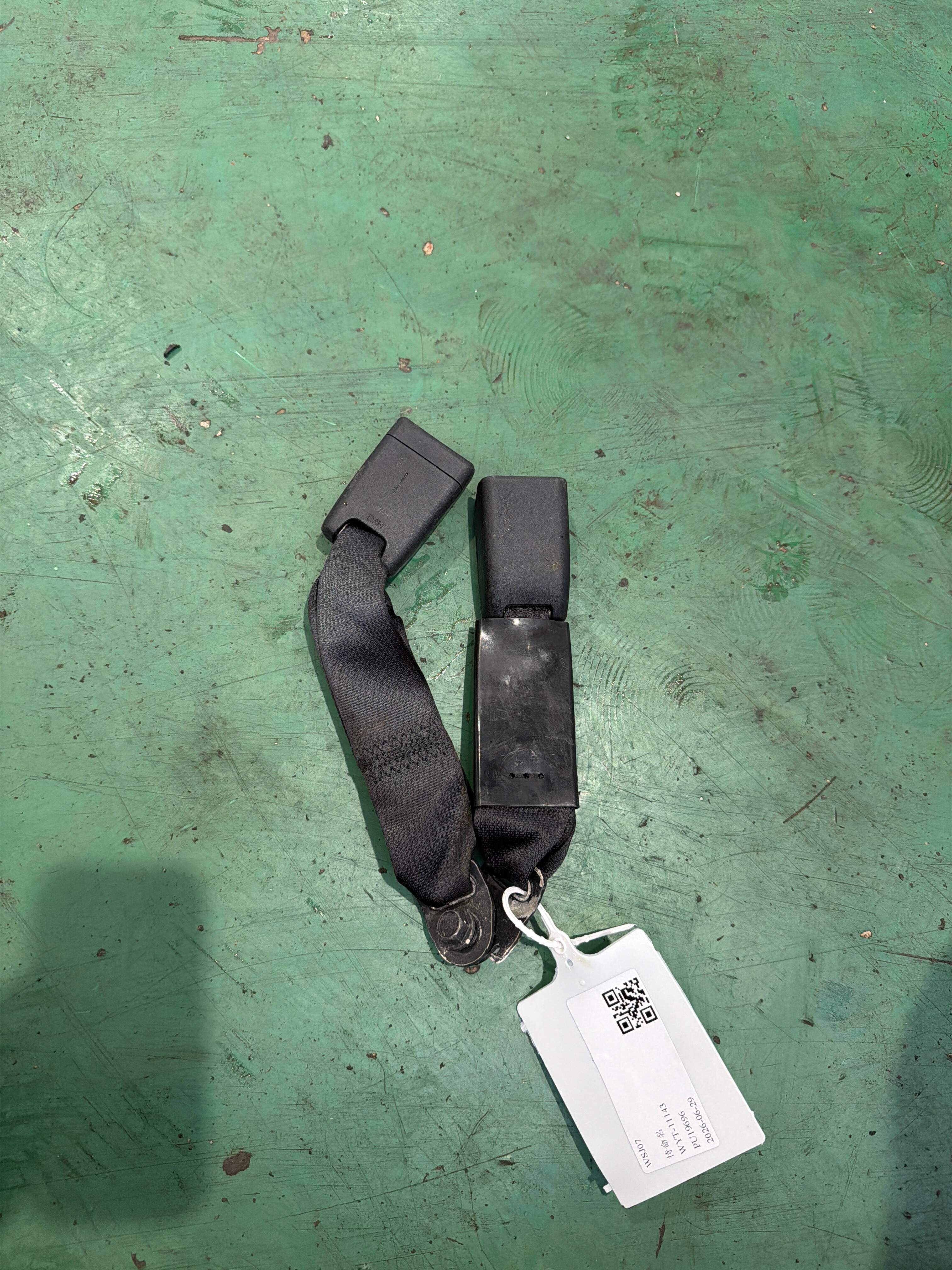 888431CA5C 后座椅安全带扣（左）