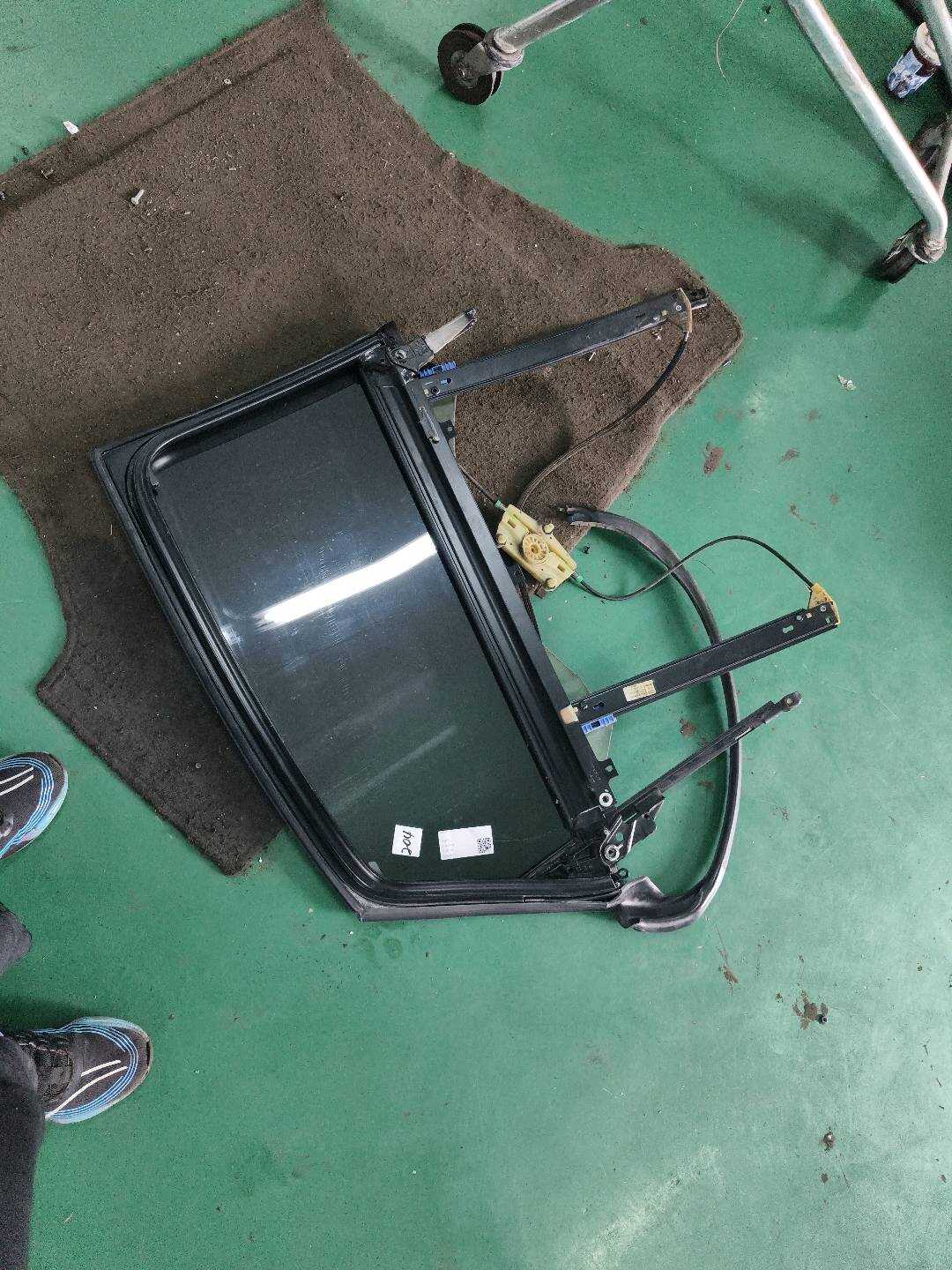 4FD845025C 后门玻璃(左)