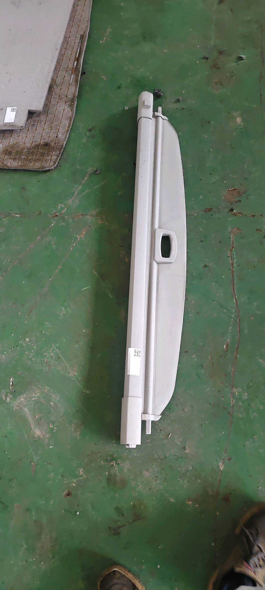 A1648100109 尾盖玻璃遮阳帘