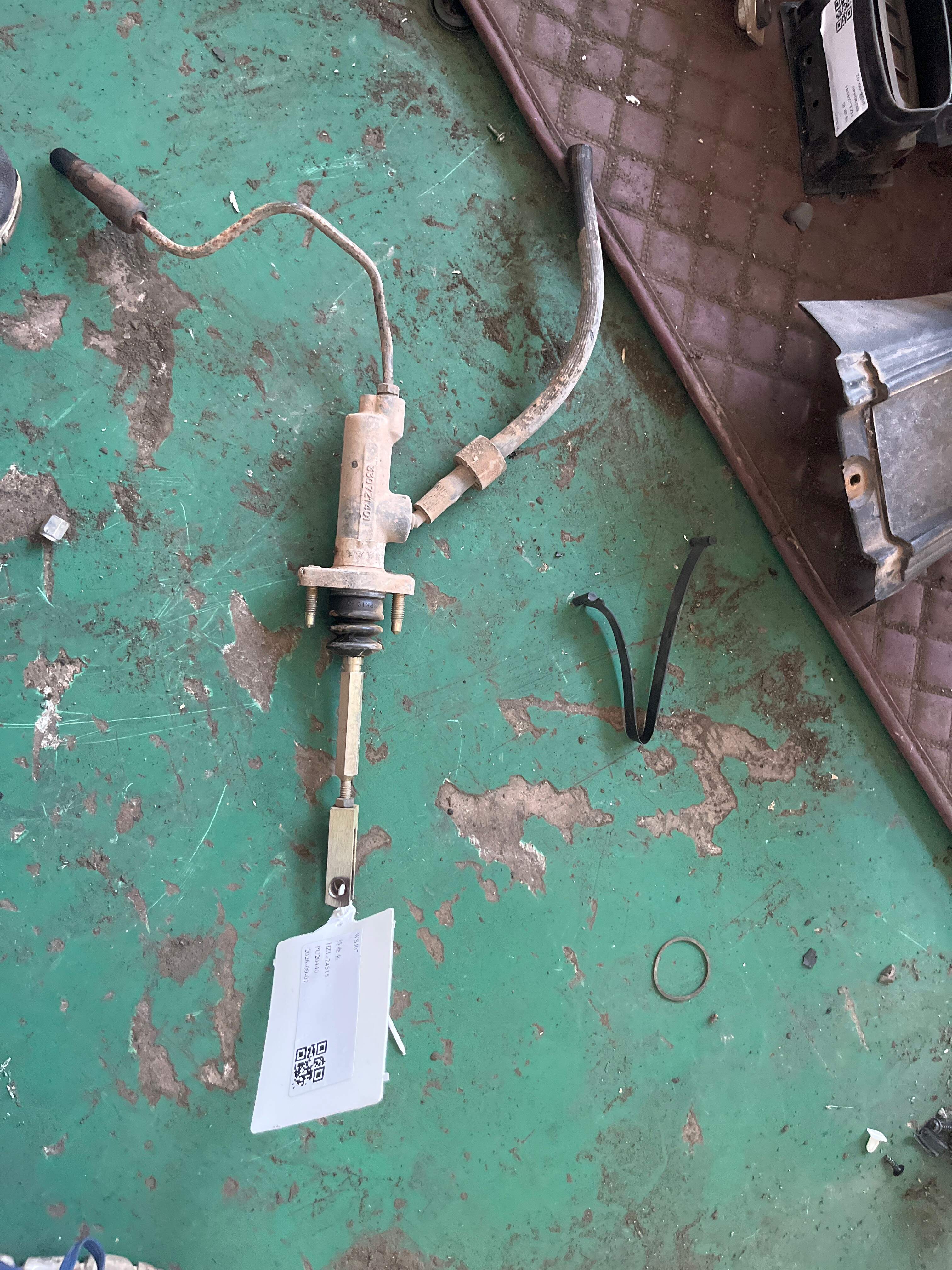 330721401B 离合器总泵