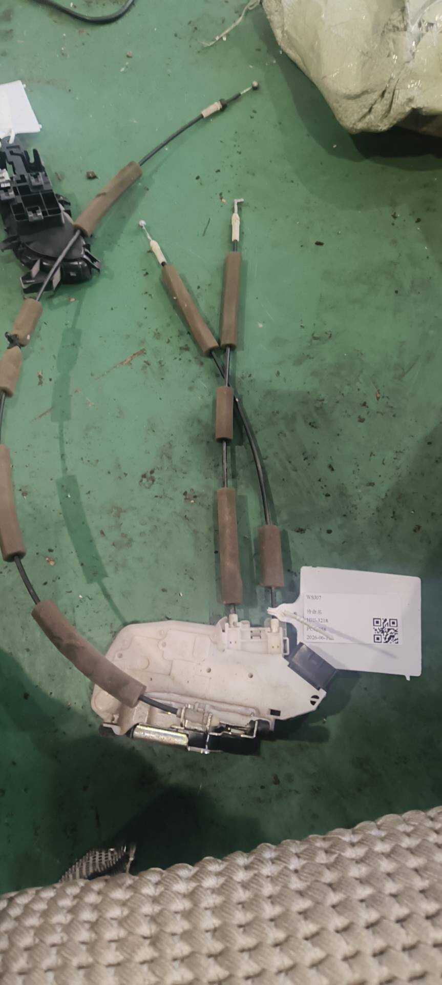 825005MA0A 后门锁机构（右）