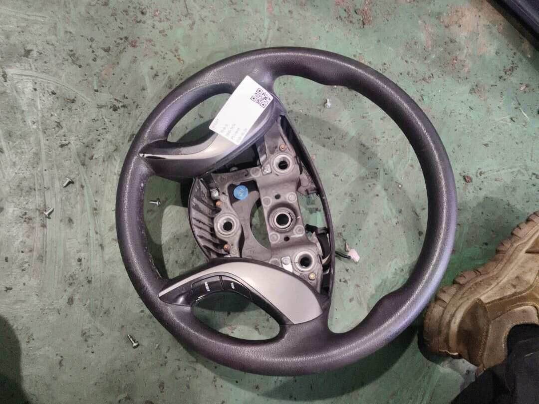 561104V000RY 方向盘总成