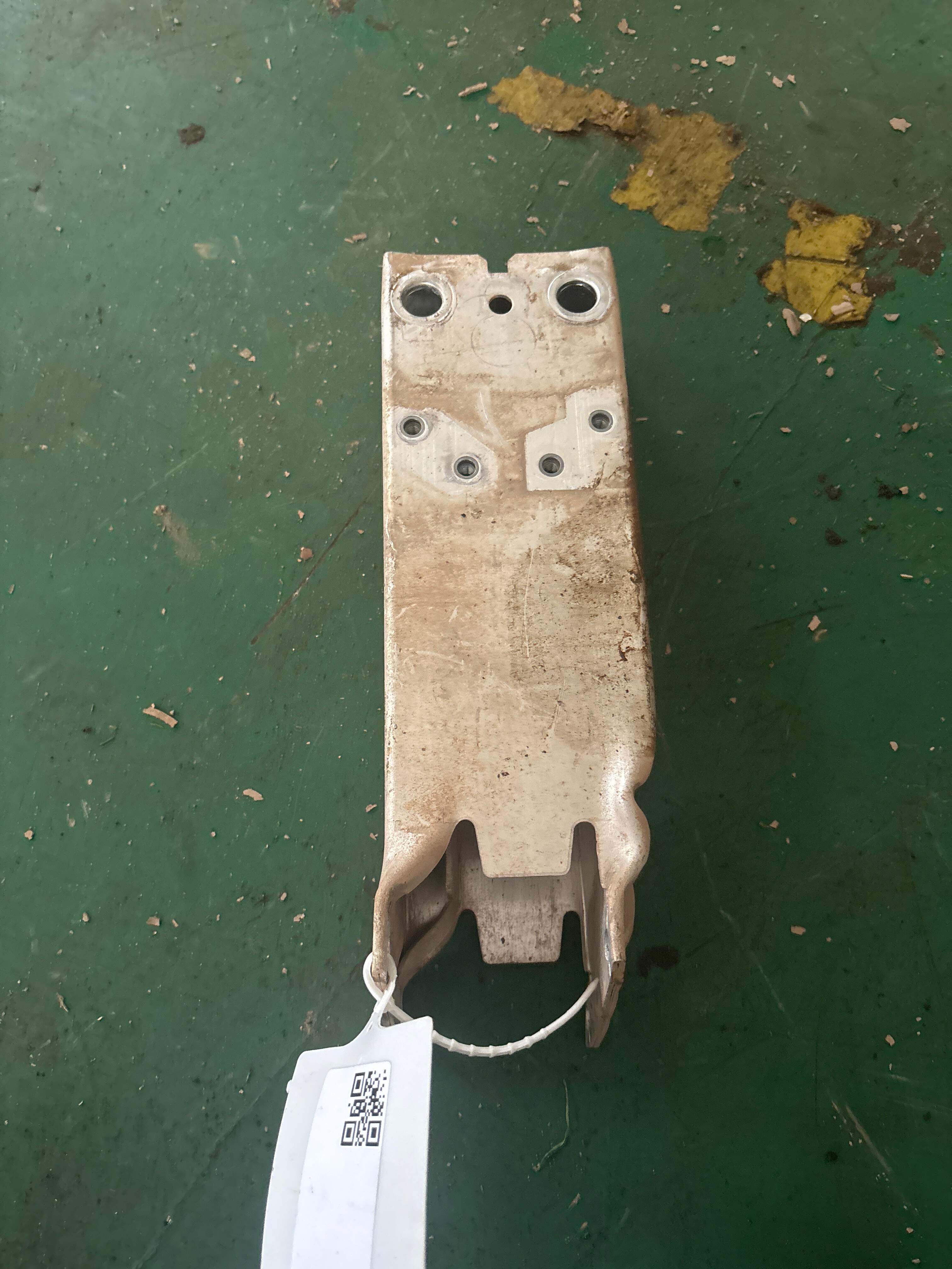 51117406388 Front Bumper Frame Bracket, Right