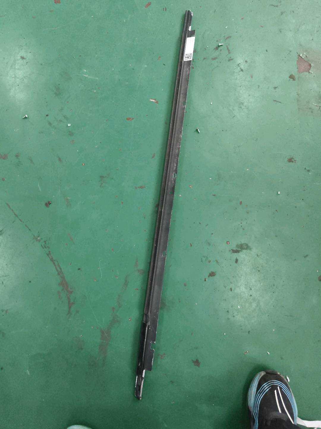 4F0853284C 前门玻璃压条(右外)