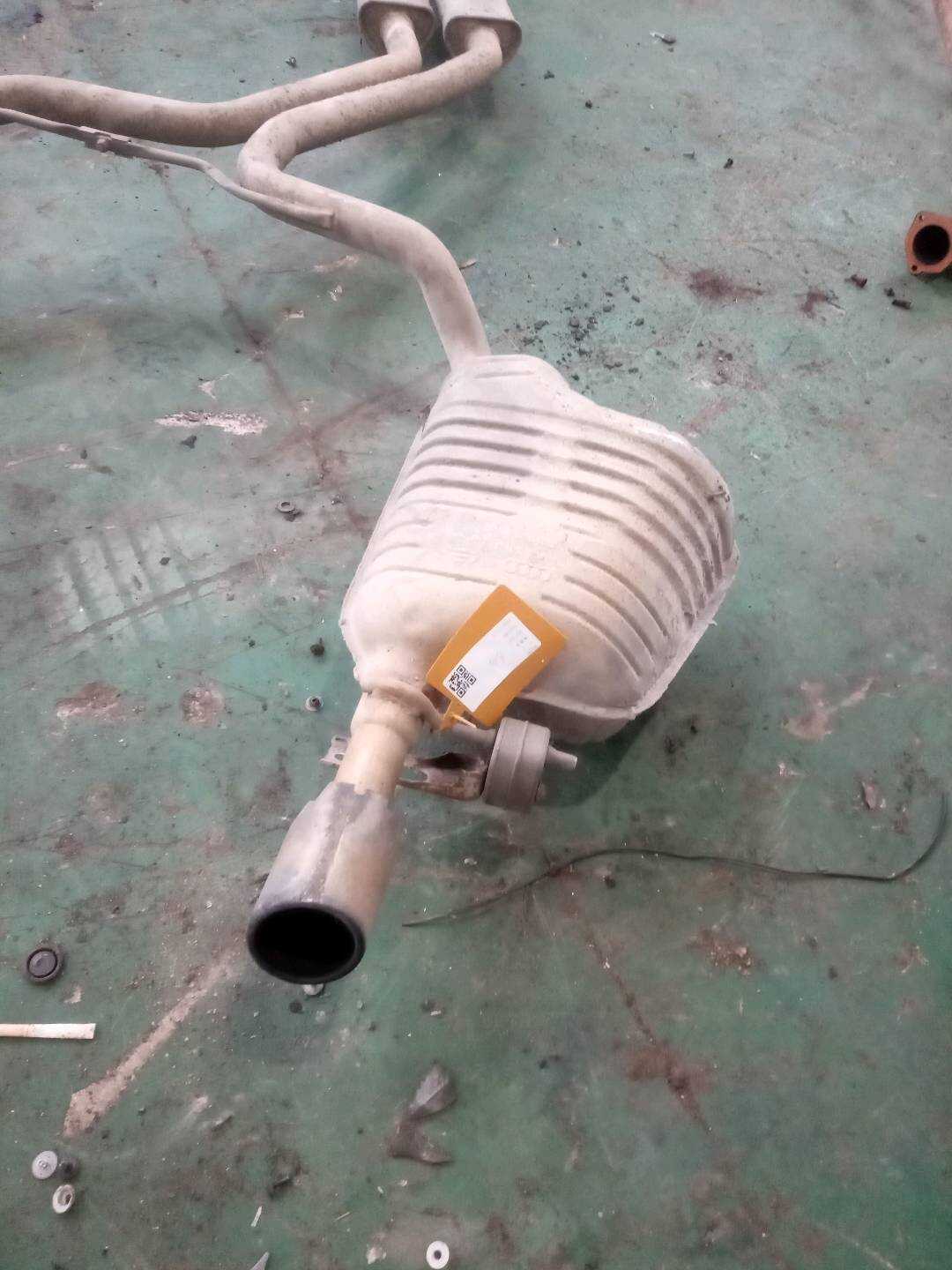 L4FD253609D Exhaust Pipe, Rear Left