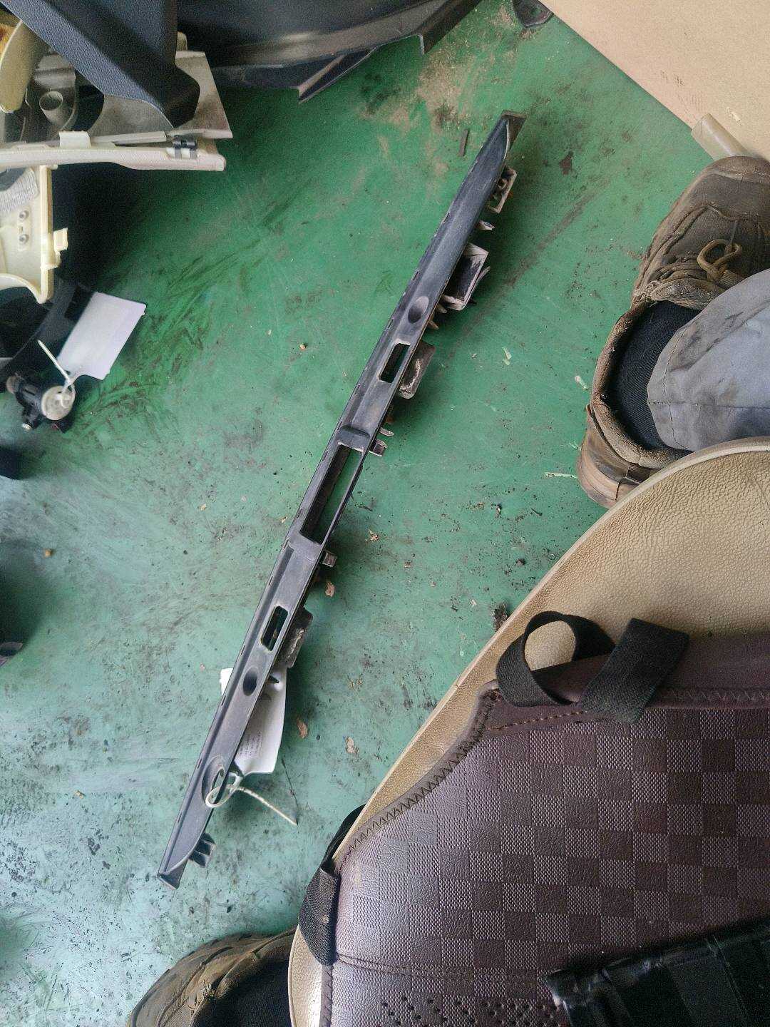 A20474006937C45 尾盖开启手柄