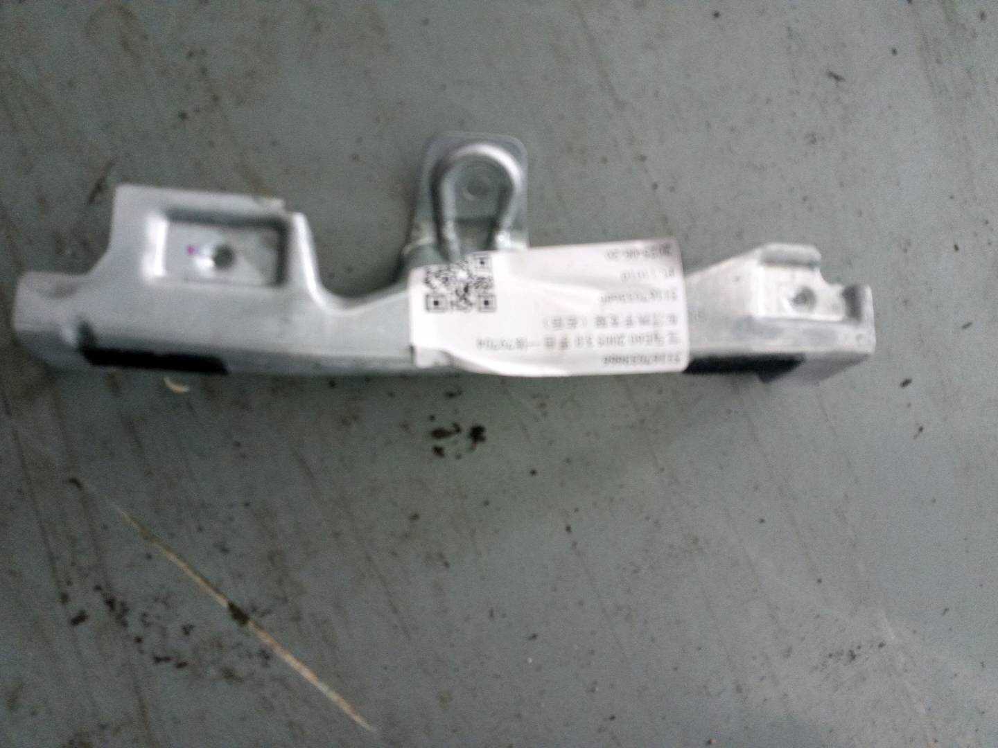 51167033666 车顶扶手支架(右后)