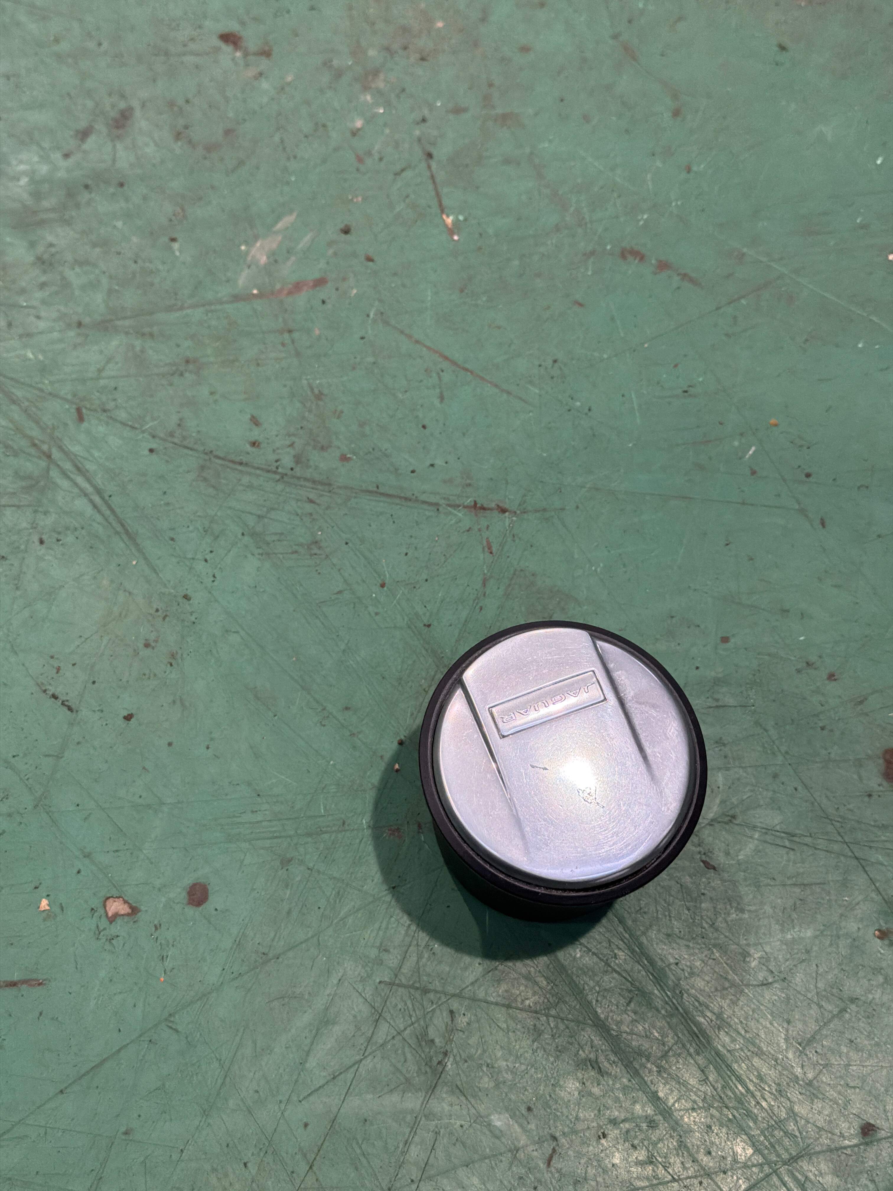 T2H8762 Center Console Ashtray