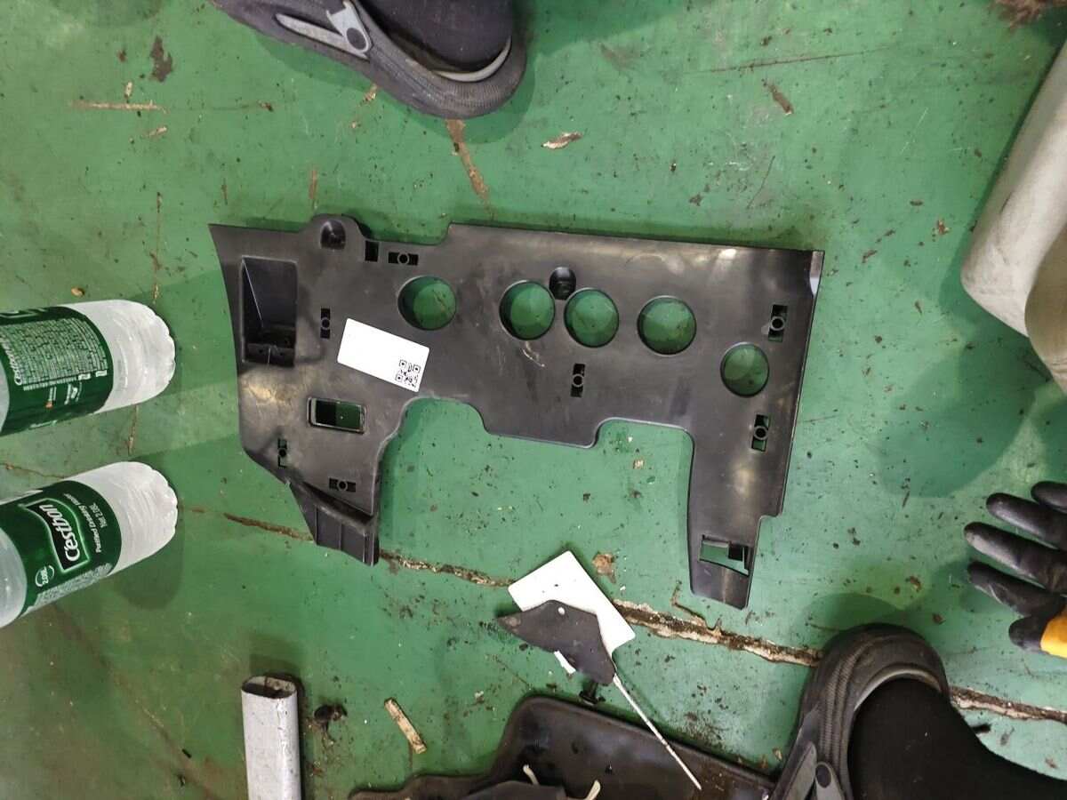 1K1863083 Instrument Panel Lower Cover