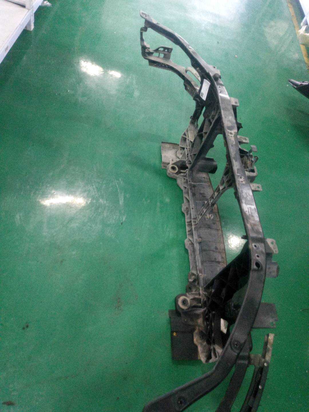 641011Z000 水箱框架