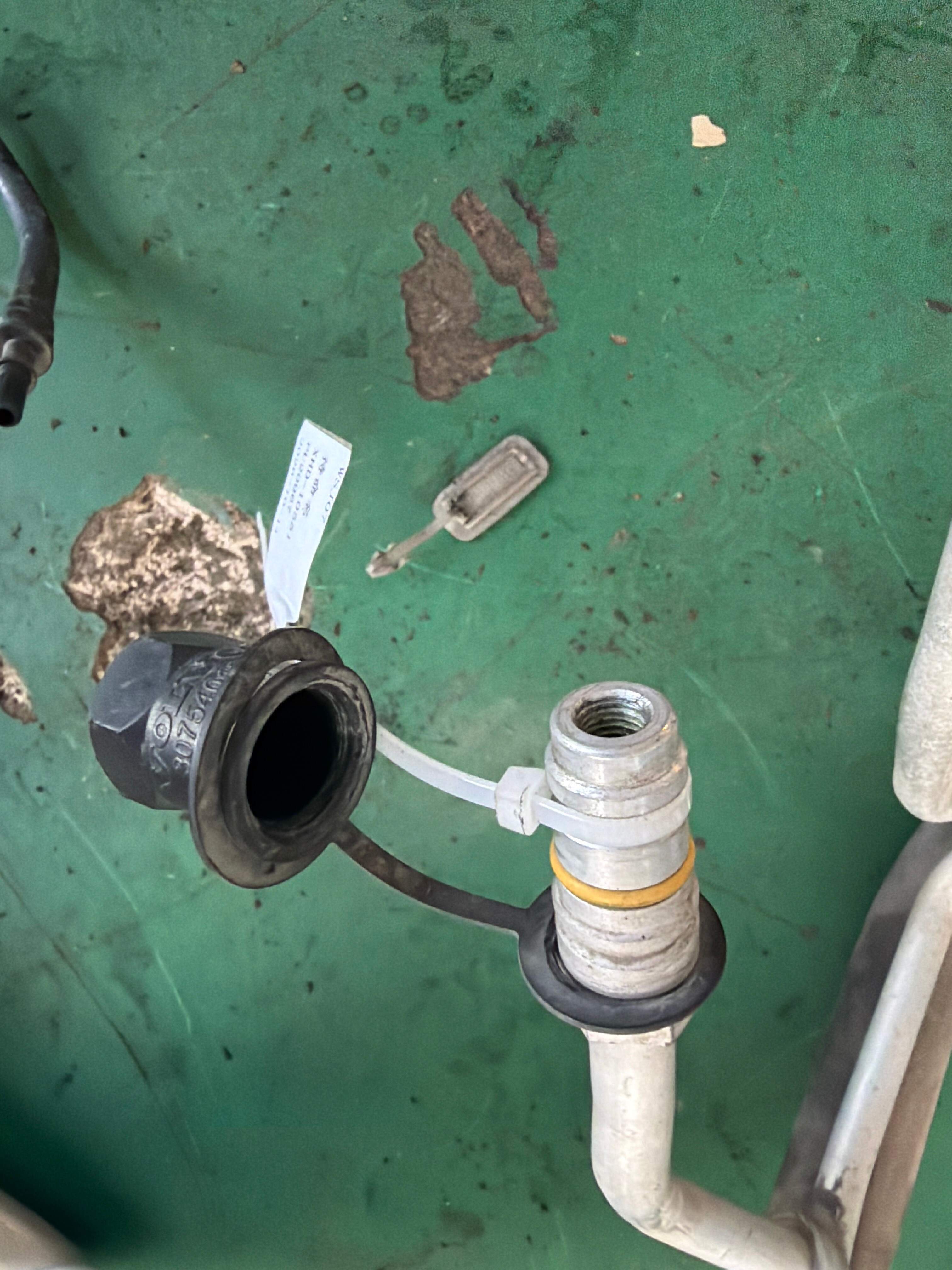 LR088548 A/C Pressure Switch