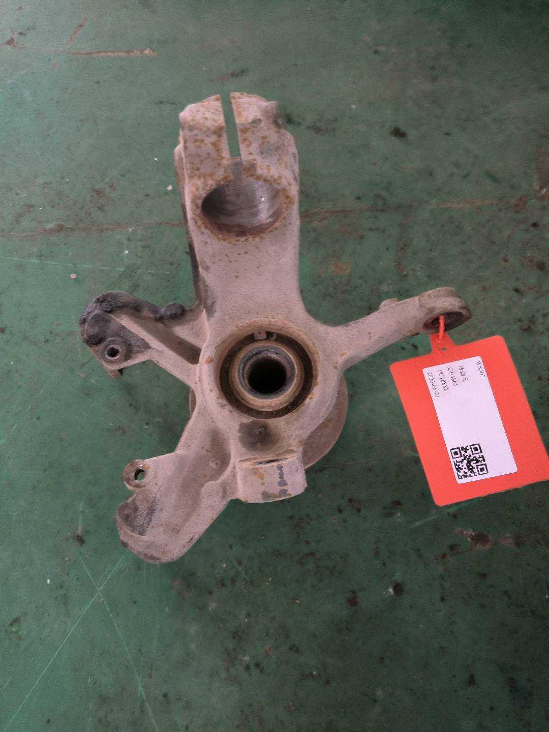 L6QD407256 Front Steering Knuckle, Right