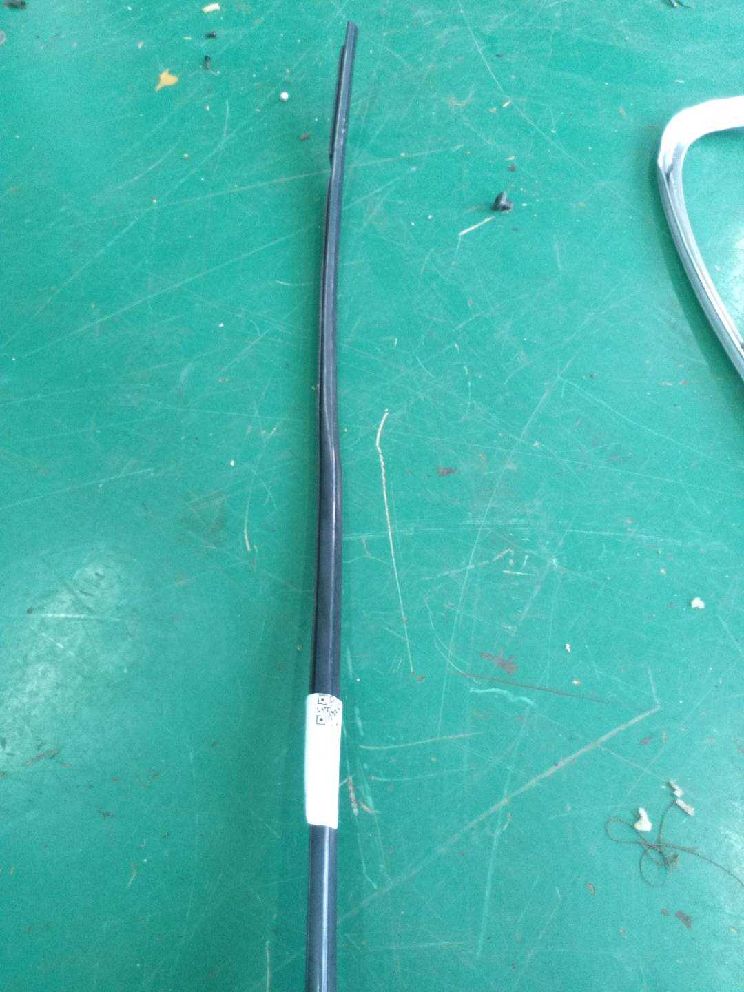 51358035597 后门玻璃压条（左外）