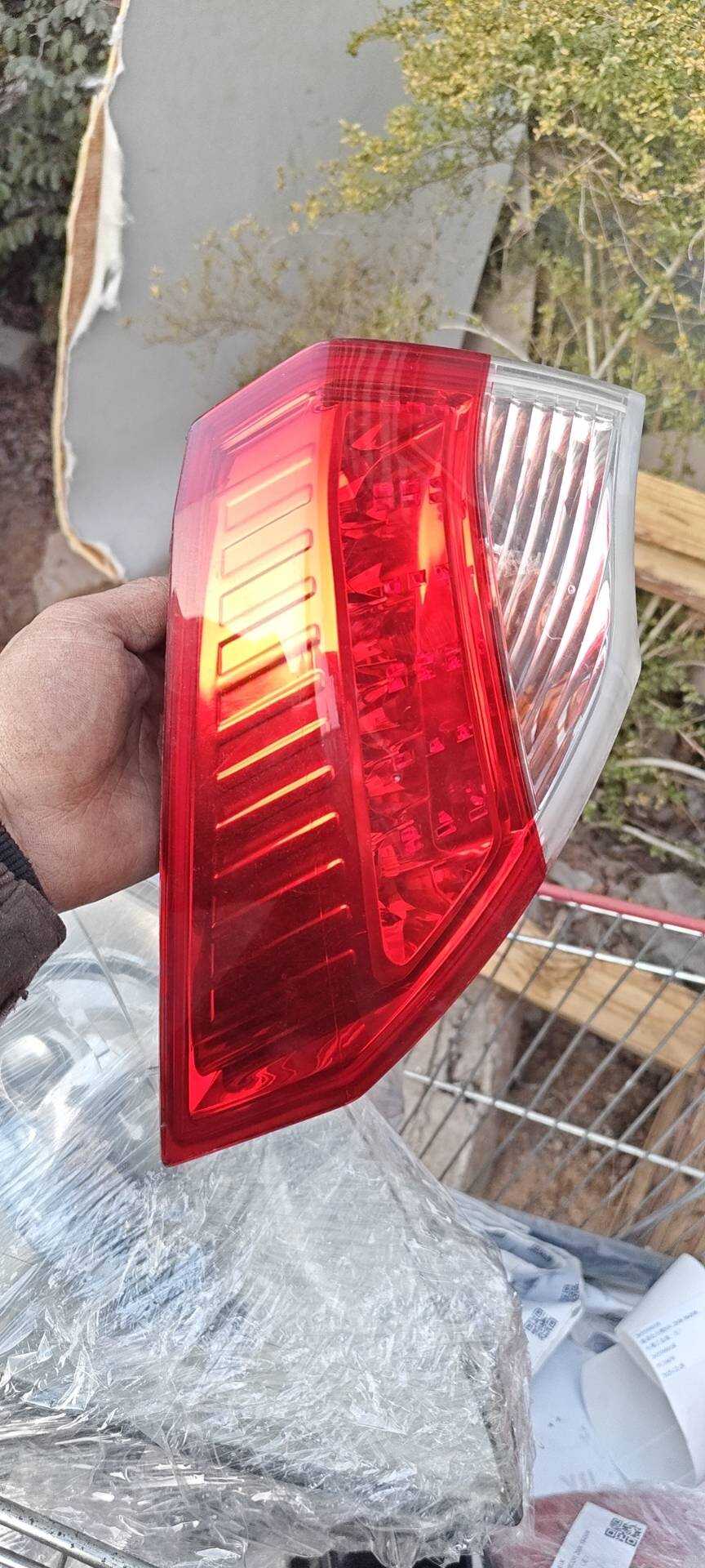 265550001R Outer Tail Light Assembly, Left