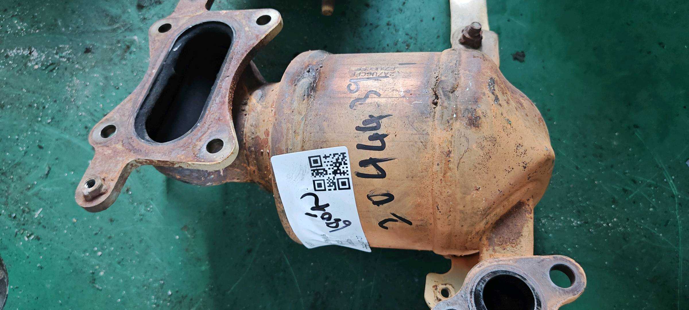 181905R3H11 三元催化器