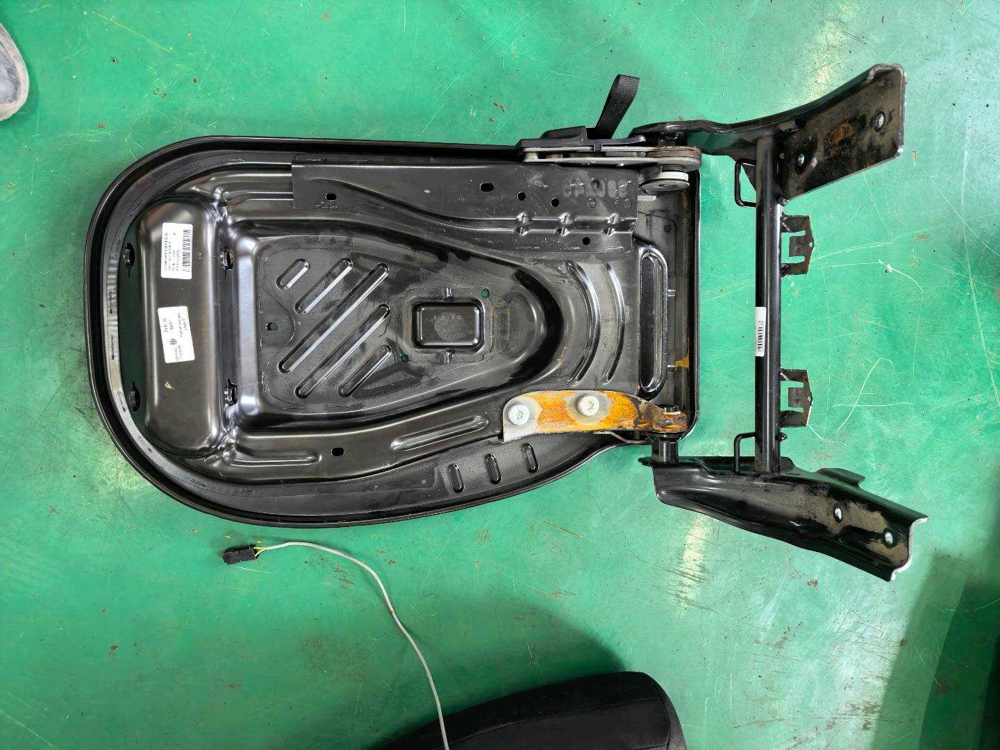 52209801310 Rear Seat Backrest Frame, Right