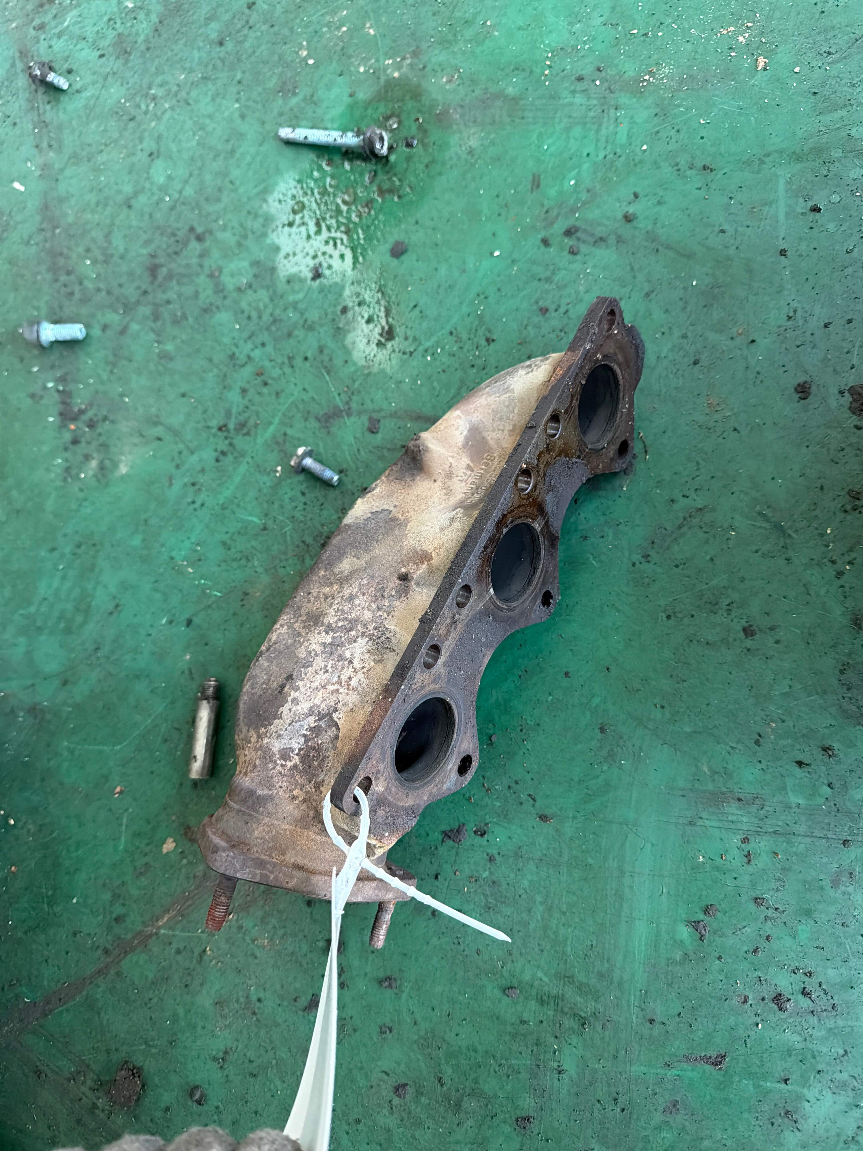 078253031BK Exhaust Manifold, Left