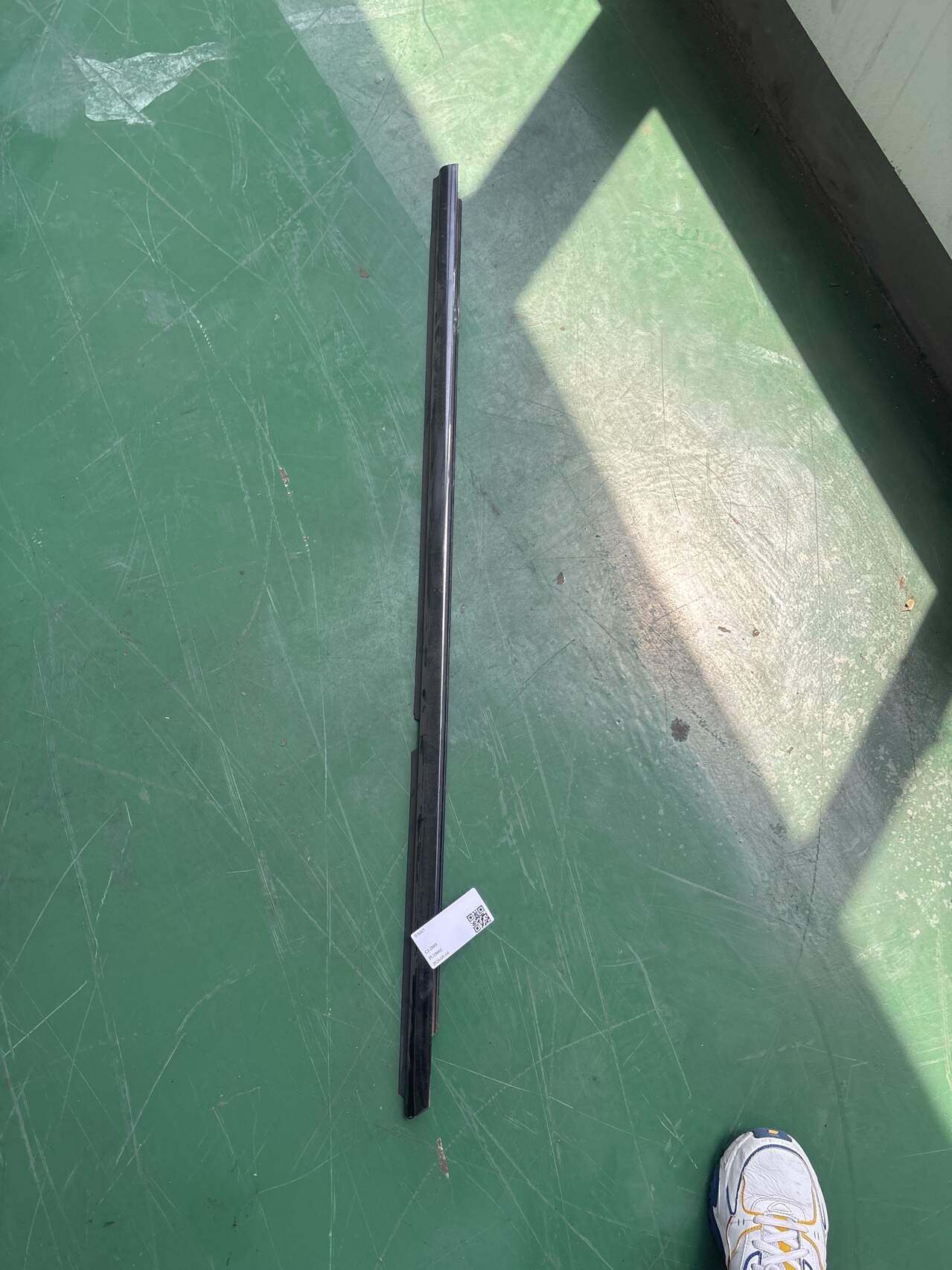L35D8394763Q7 后门玻璃压条(右外)