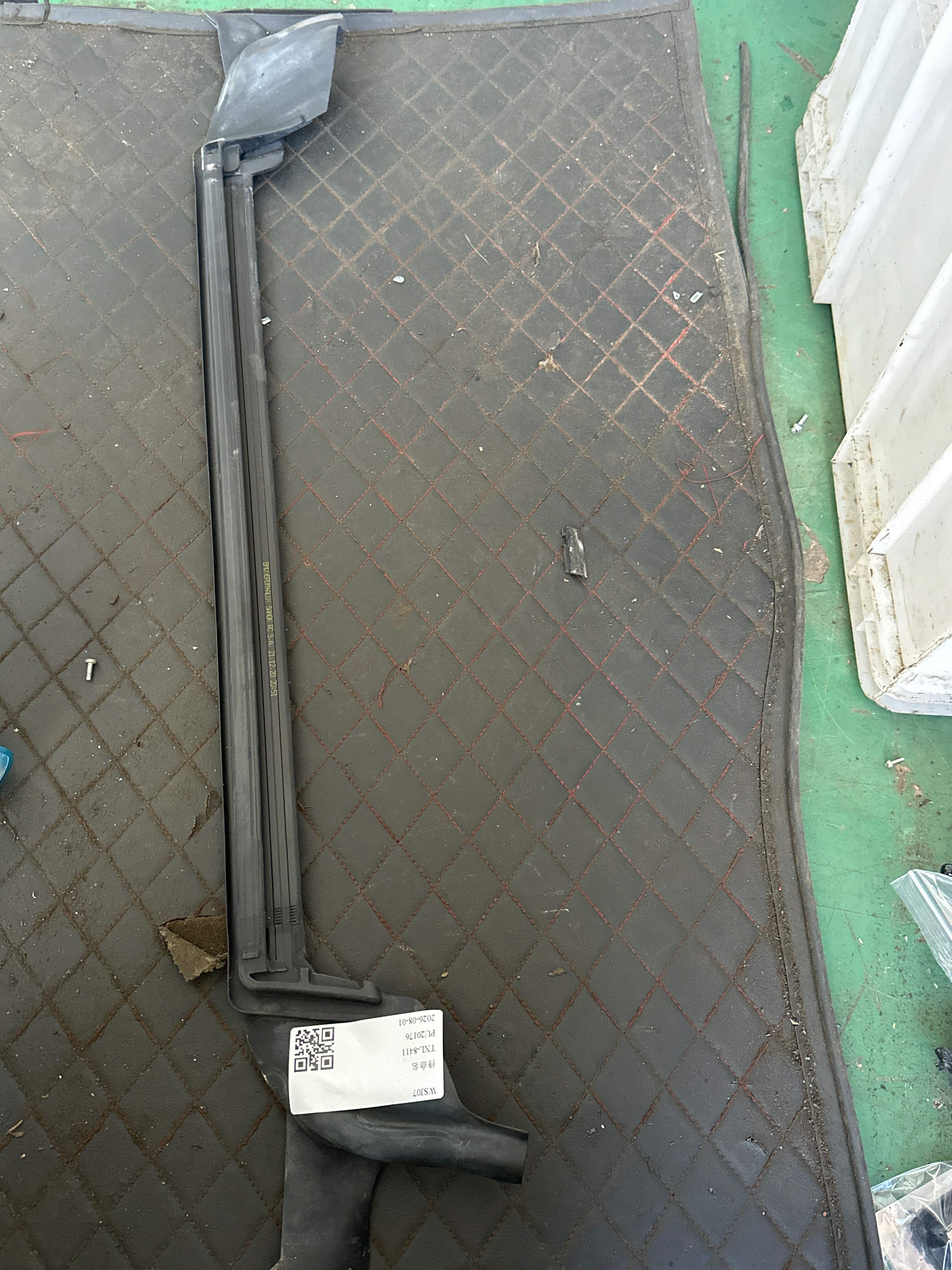 51137483120 密封件 C 柱 右侧
