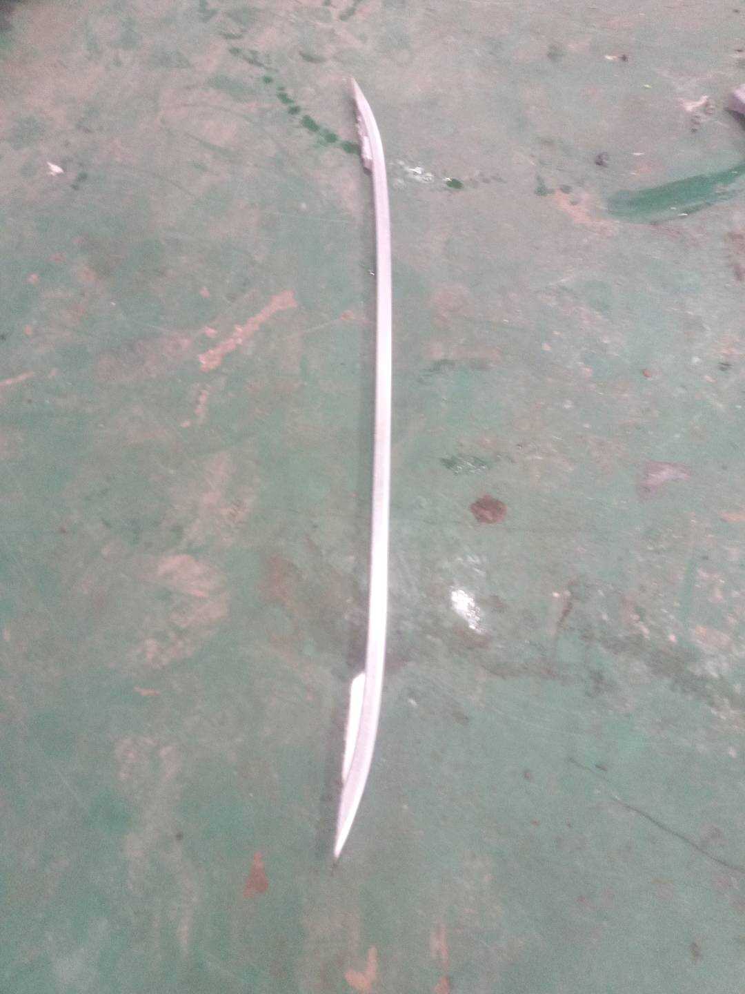 958559044018Z8 车顶行李架(右)