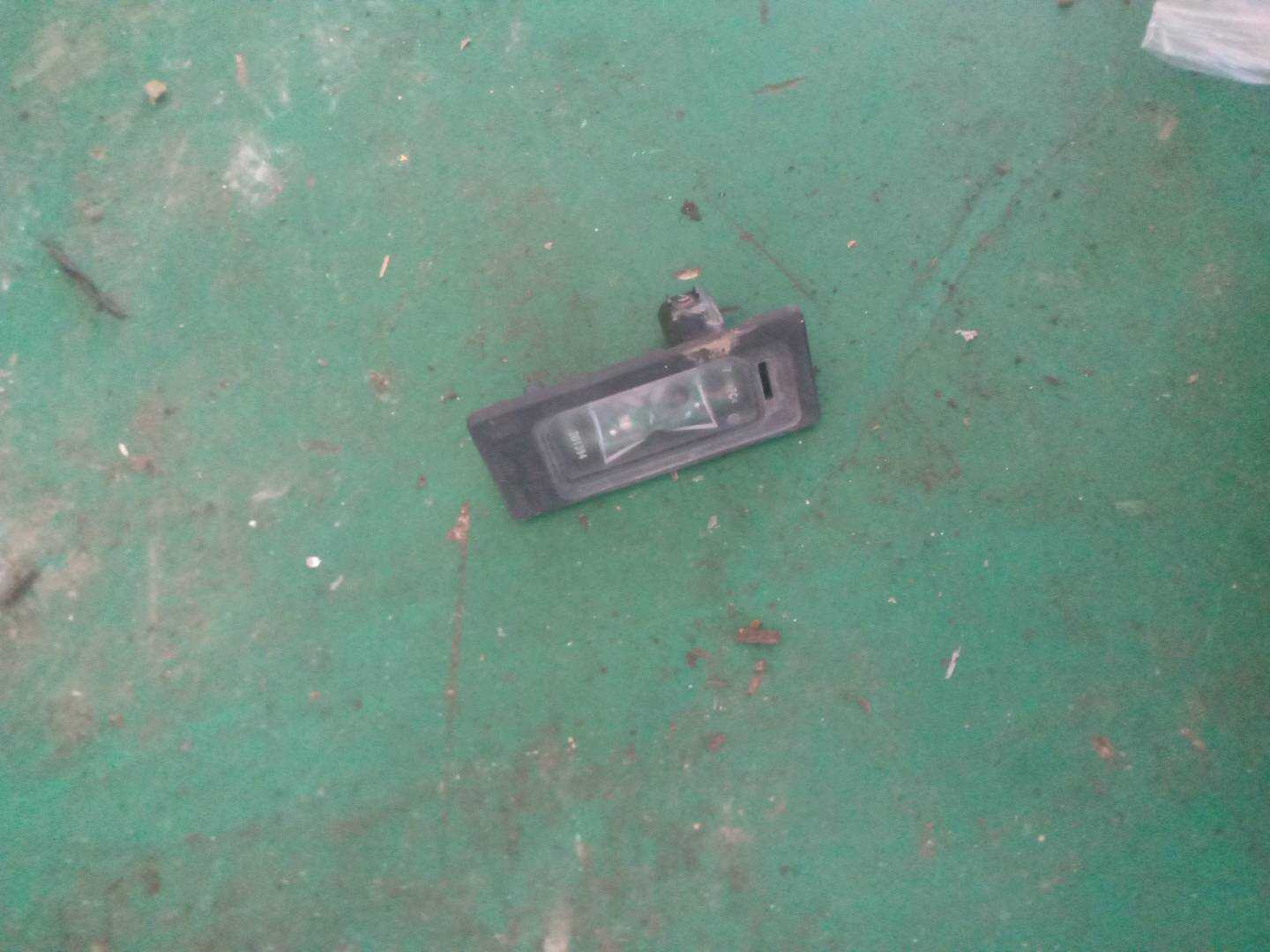 T2H24328 Rear License Plate Light