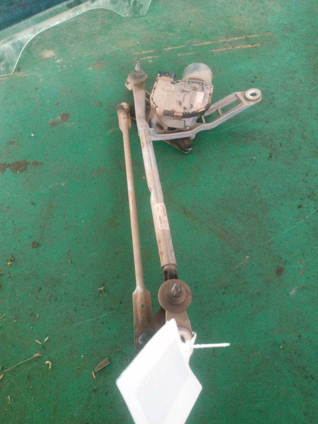 8W1955023B 前风挡雨刮器总成