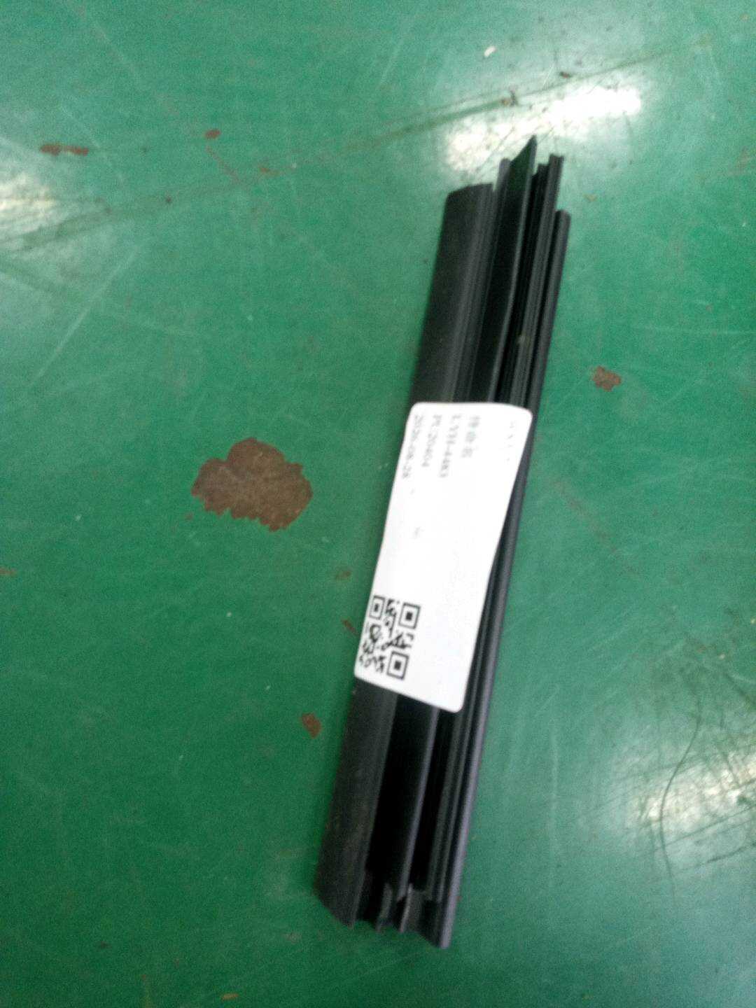 51357391607 车窗导轨槽密封 长 车门 内部 左后