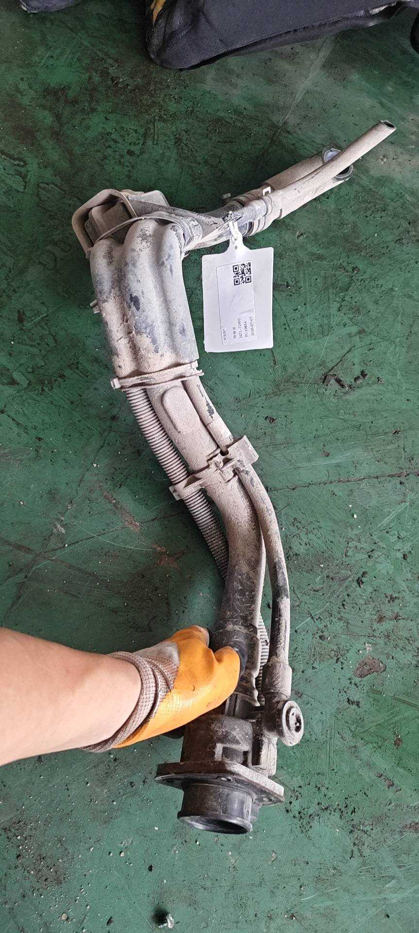 31030B3000 燃油箱加油管