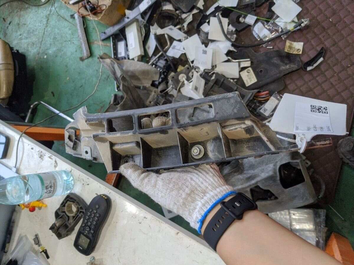 97050563500 后保险杠侧支架(左上)