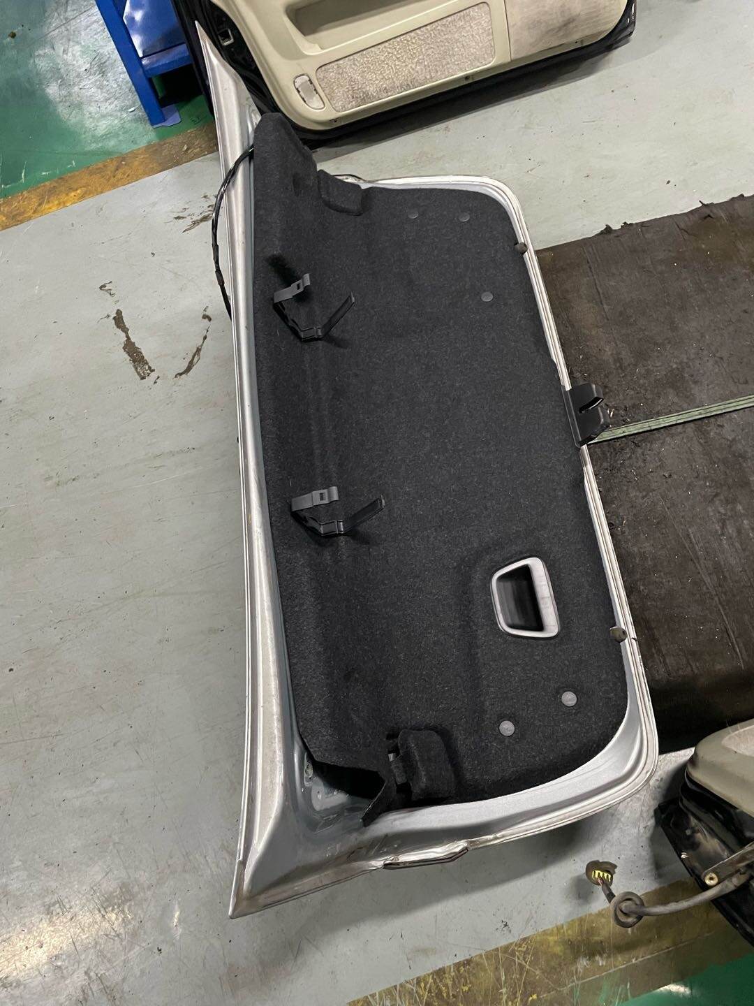 31395582 Trunk Lid Assembly