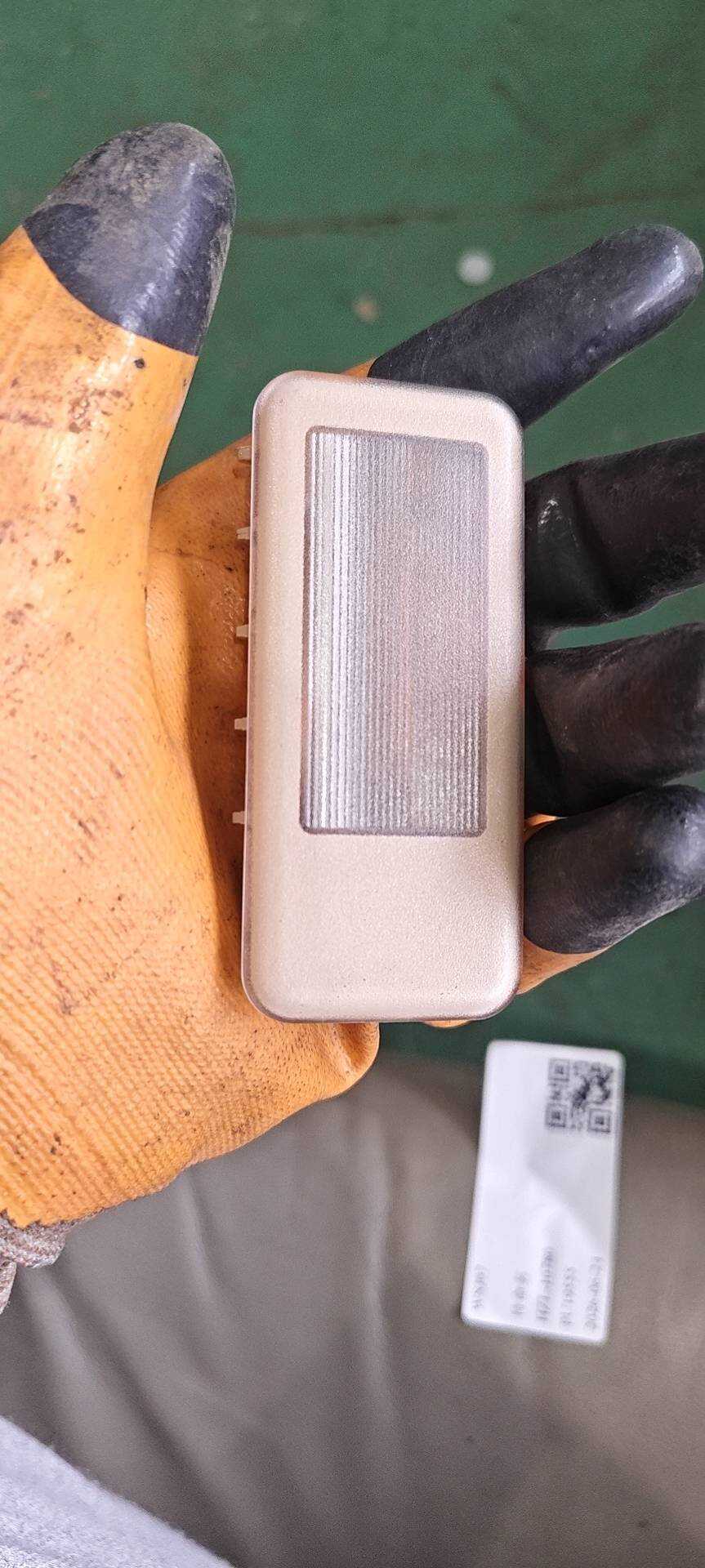 63316961996 车顶化妆灯(右)