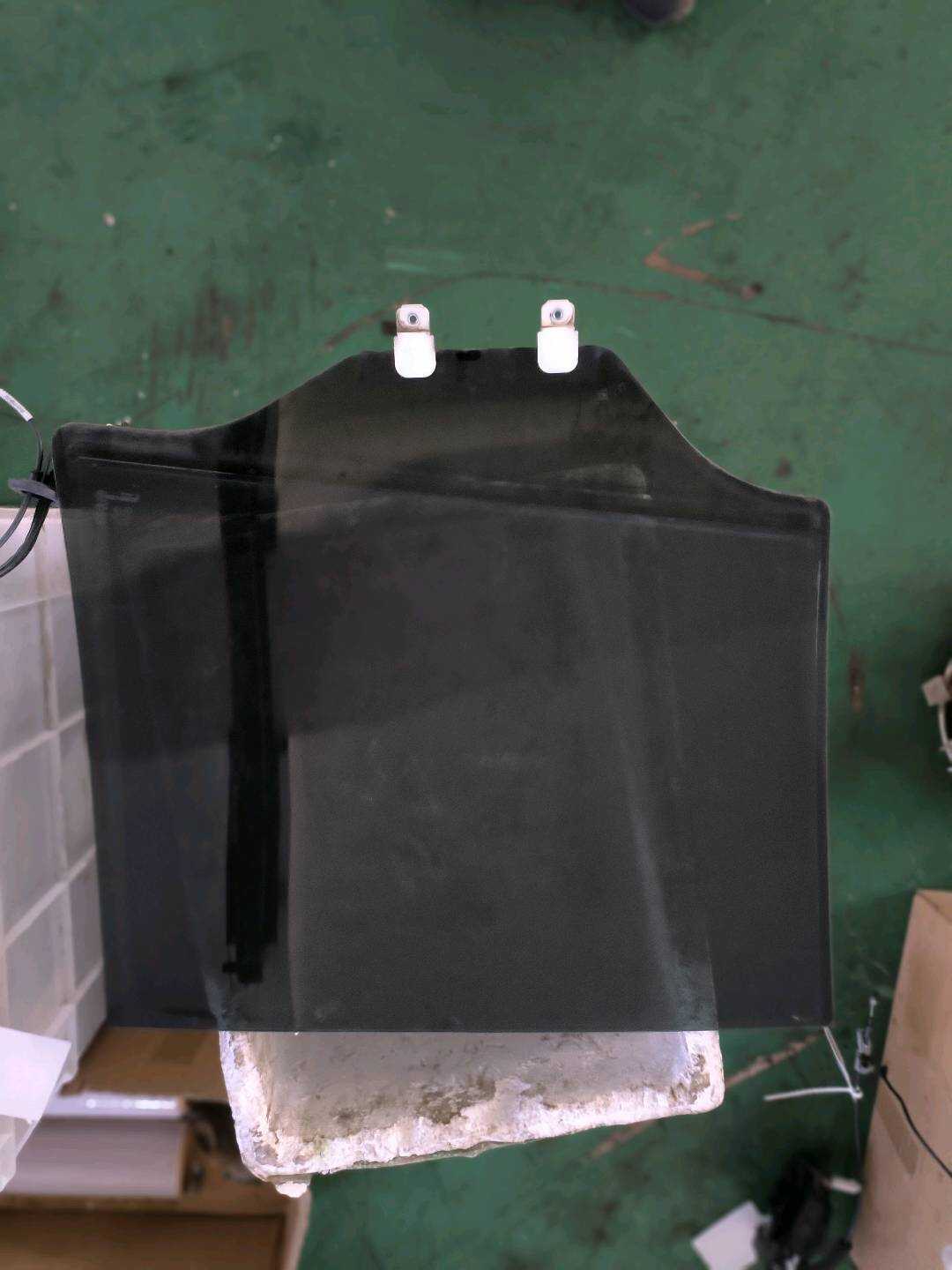 P0007955AD Rear Door Glass Assembly - Left