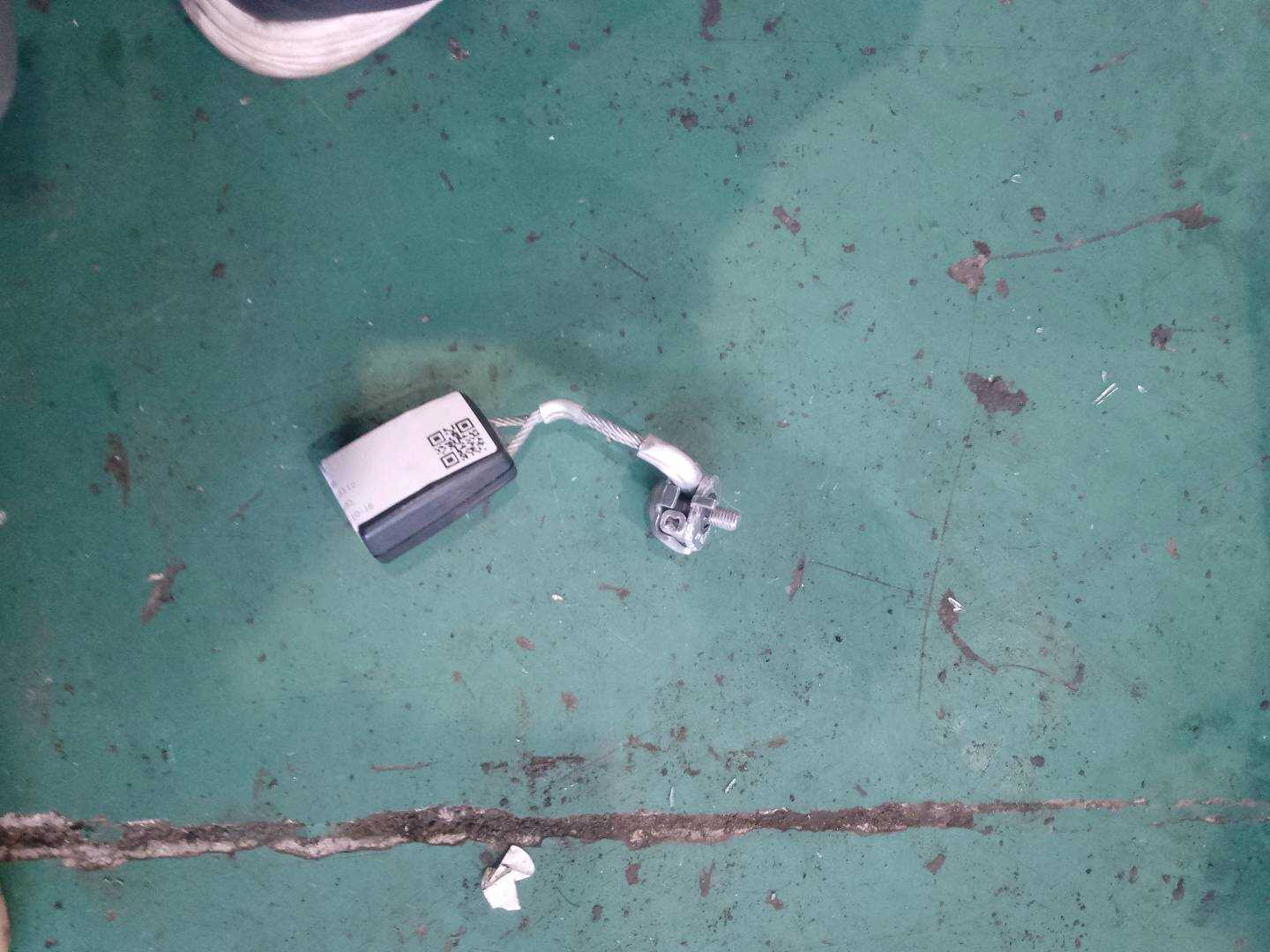72117243273 Rear Seat Belt Buckle, Left
