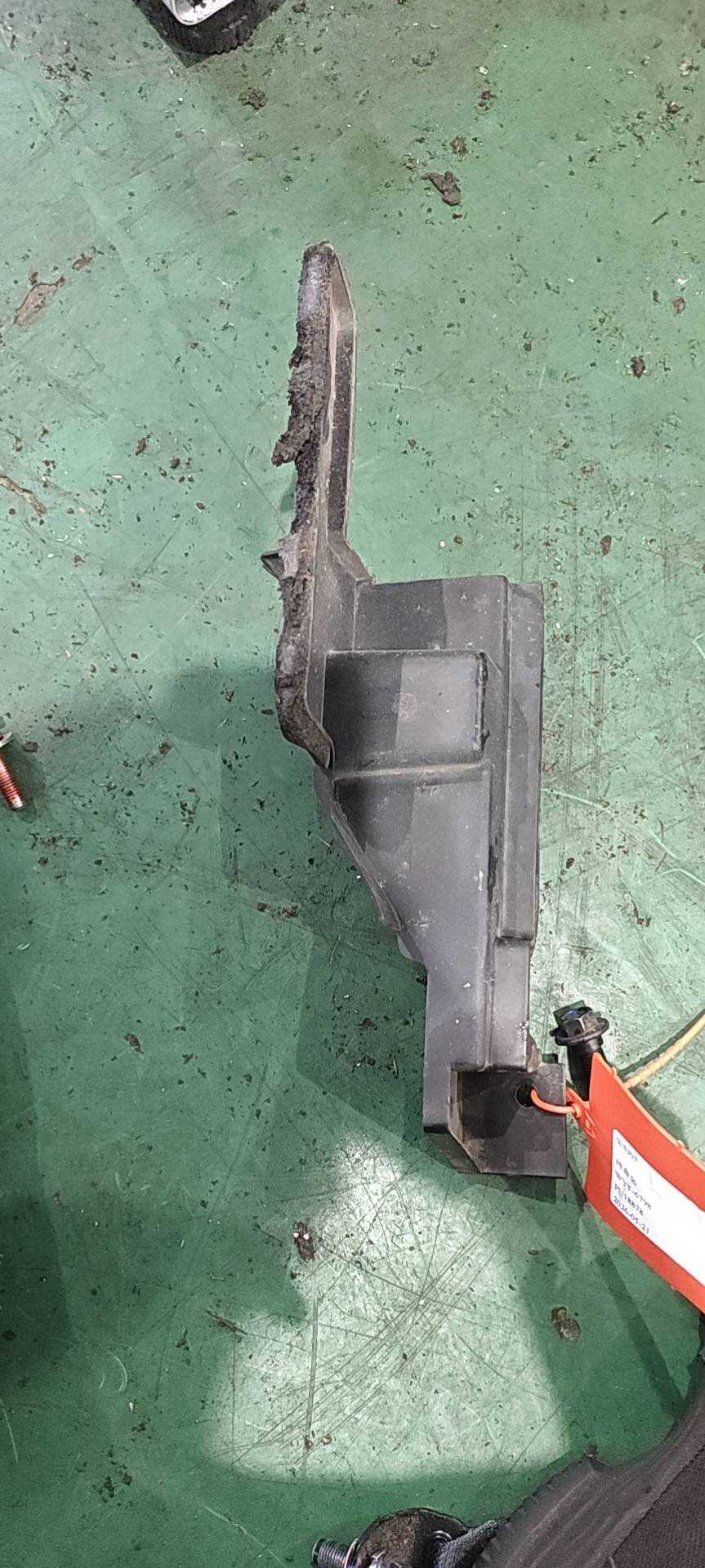 MEH5302310 散热器左上导流板总成