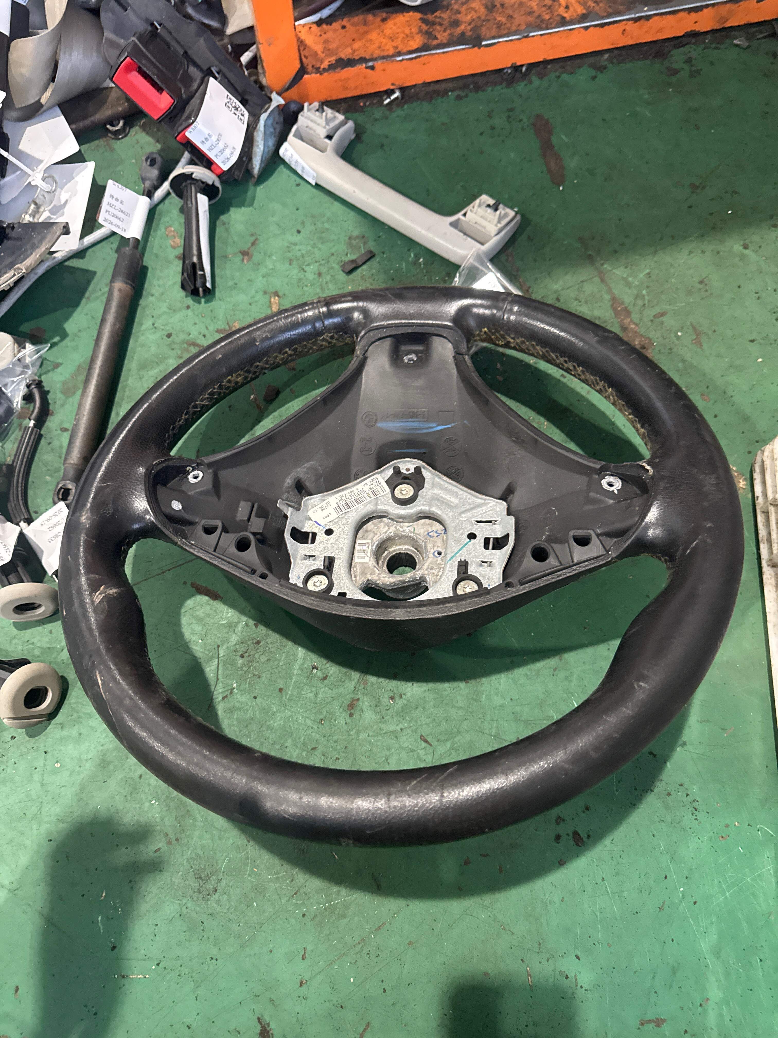 32306780544 方向盘
