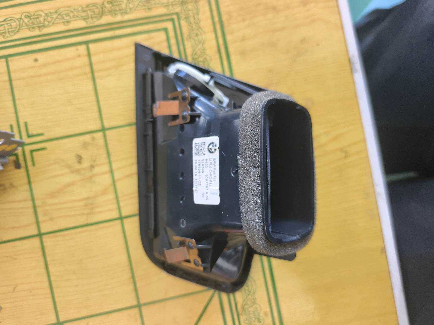 64229262957 仪表台出风口(左)
