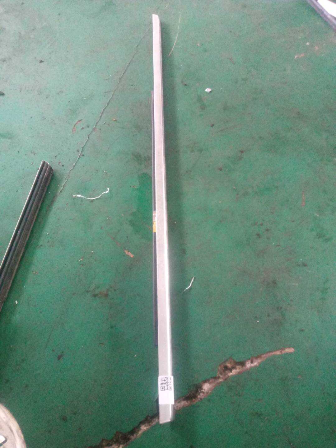 A2187300424 后门玻璃压条（右外）