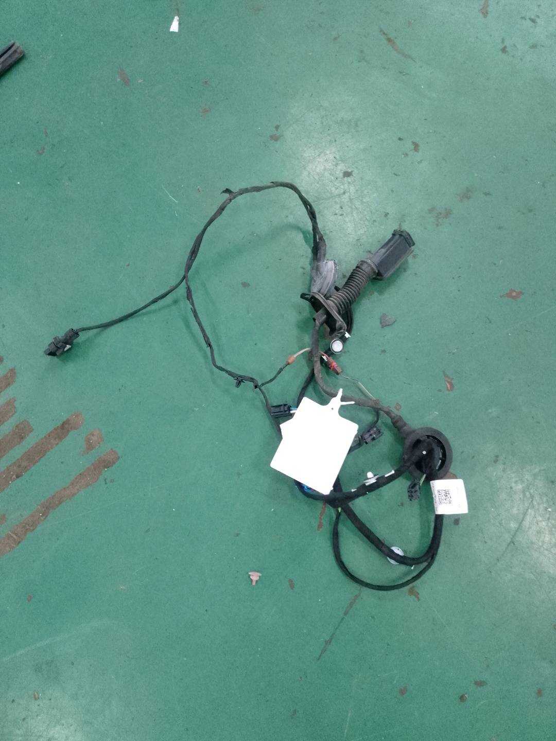 L8WD971687G Rear Door Wiring Harness, Right