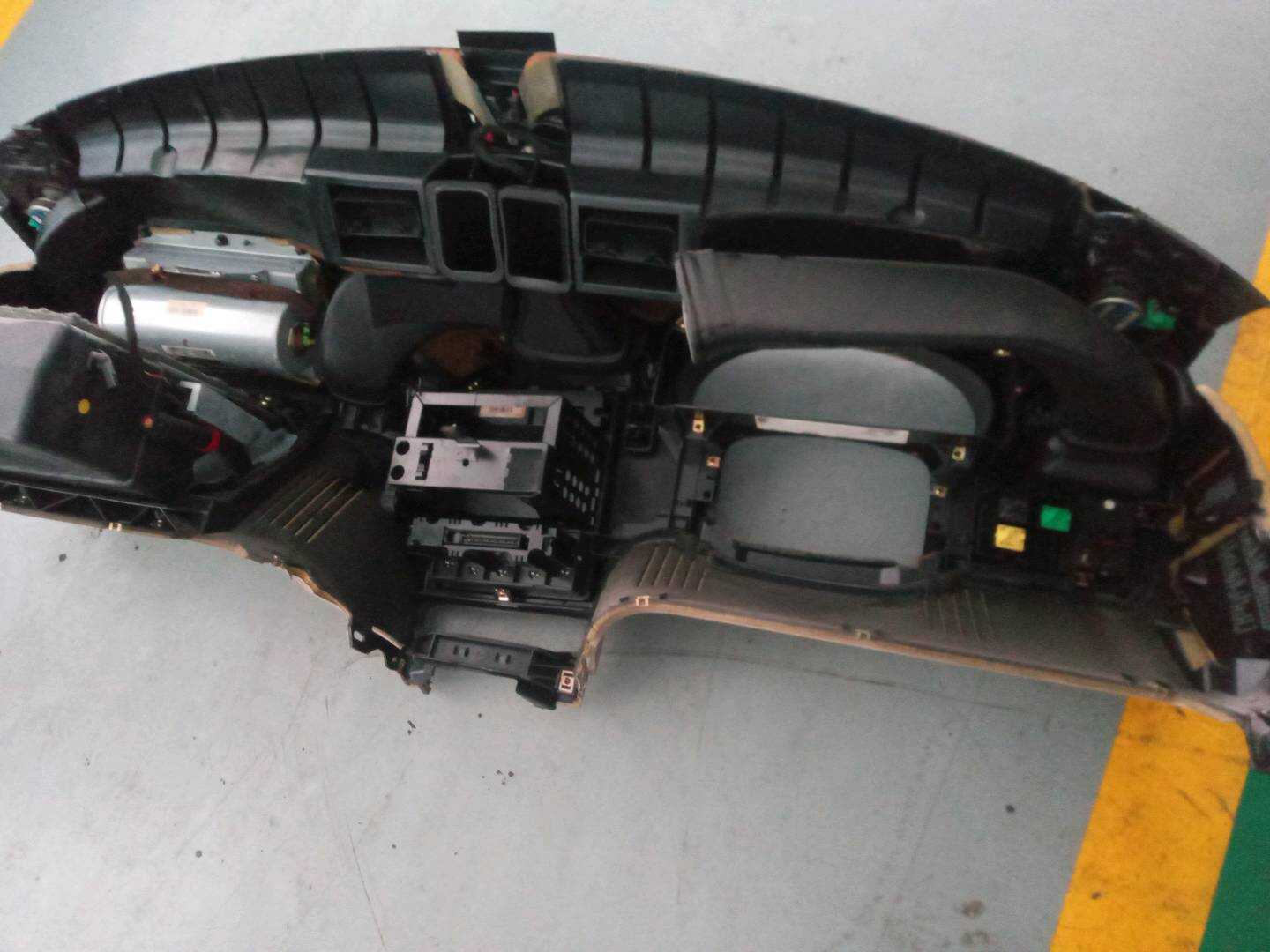 2025022602SAAB9520 仪表台壳