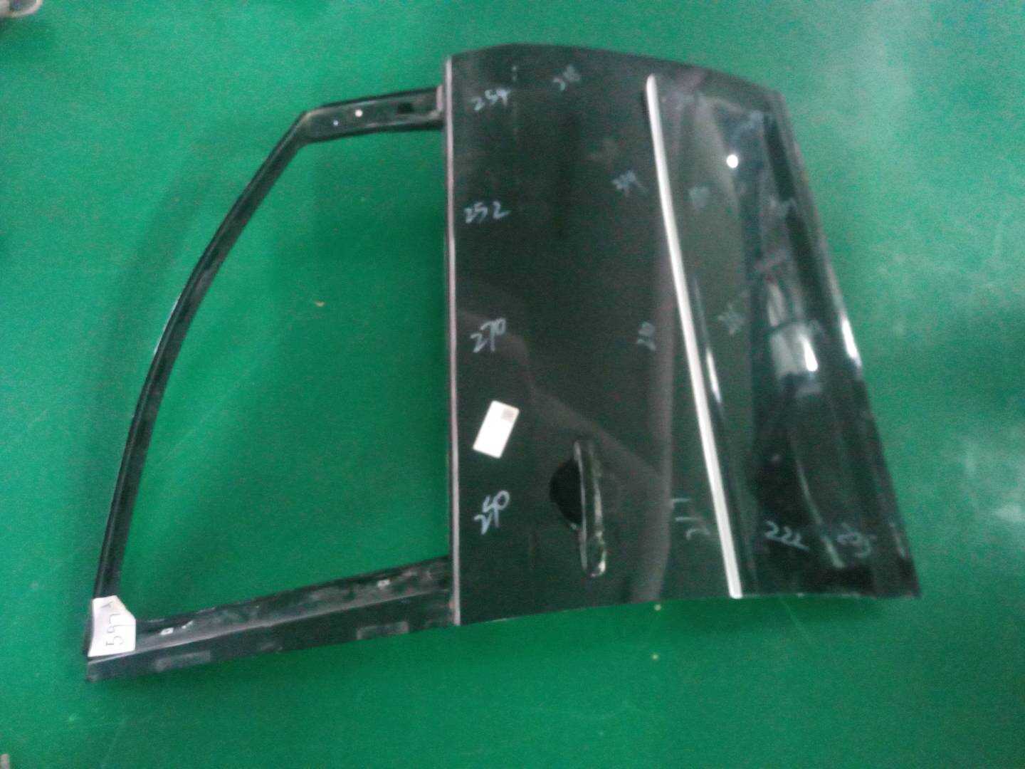1TD831056C 前门壳（右）