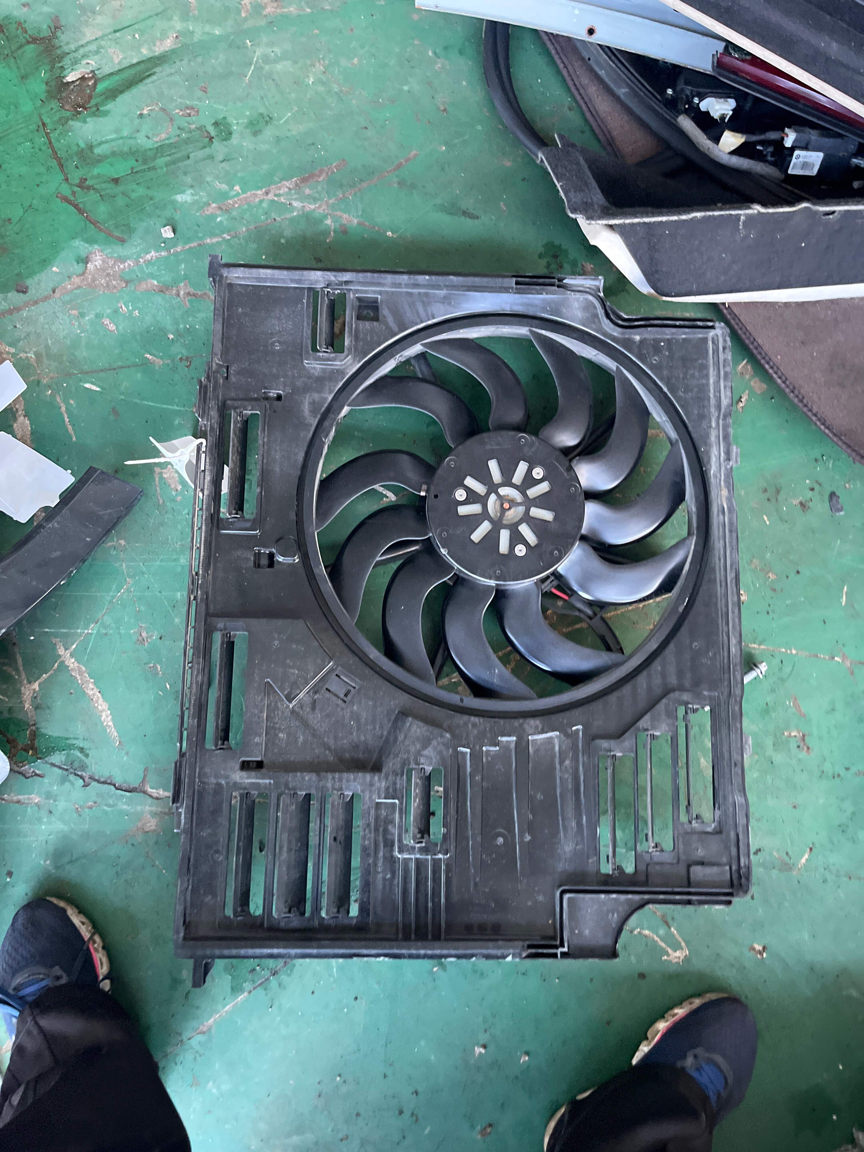 17429846921 Radiator Electric Fan Assembly