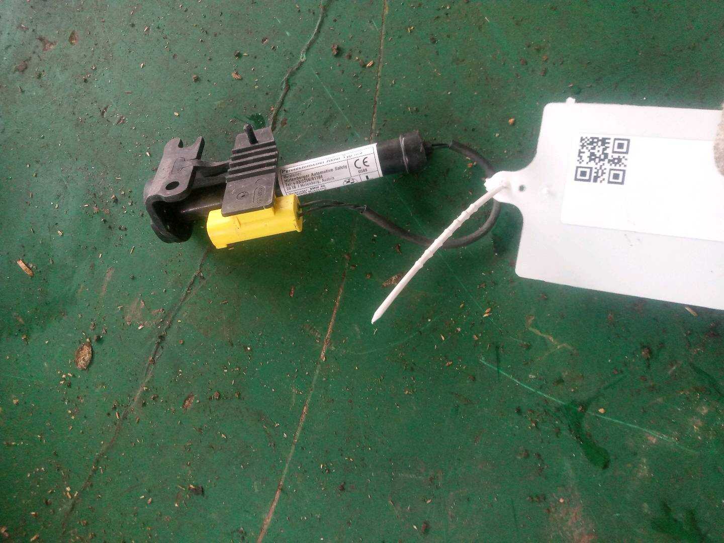 51237397495 前机盖执行器(左)